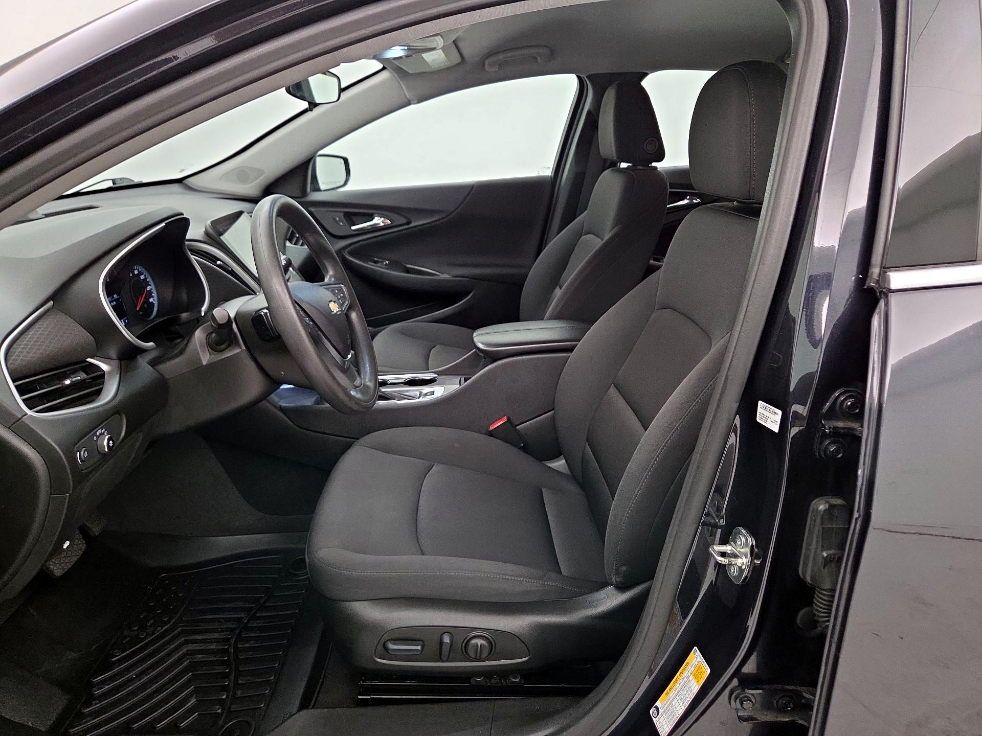 Thumbnail: 2023 Chevrolet Malibu - 9