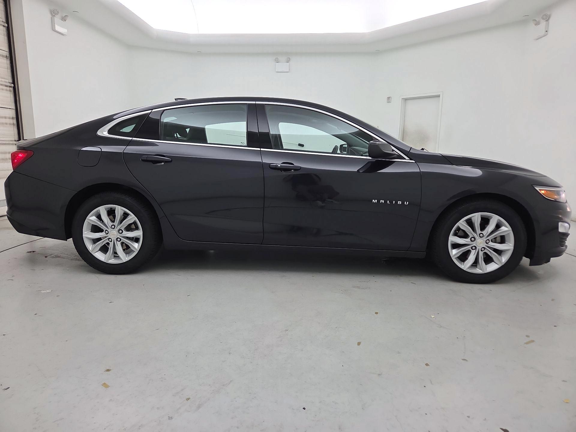 Thumbnail: 2023 Chevrolet Malibu - 4