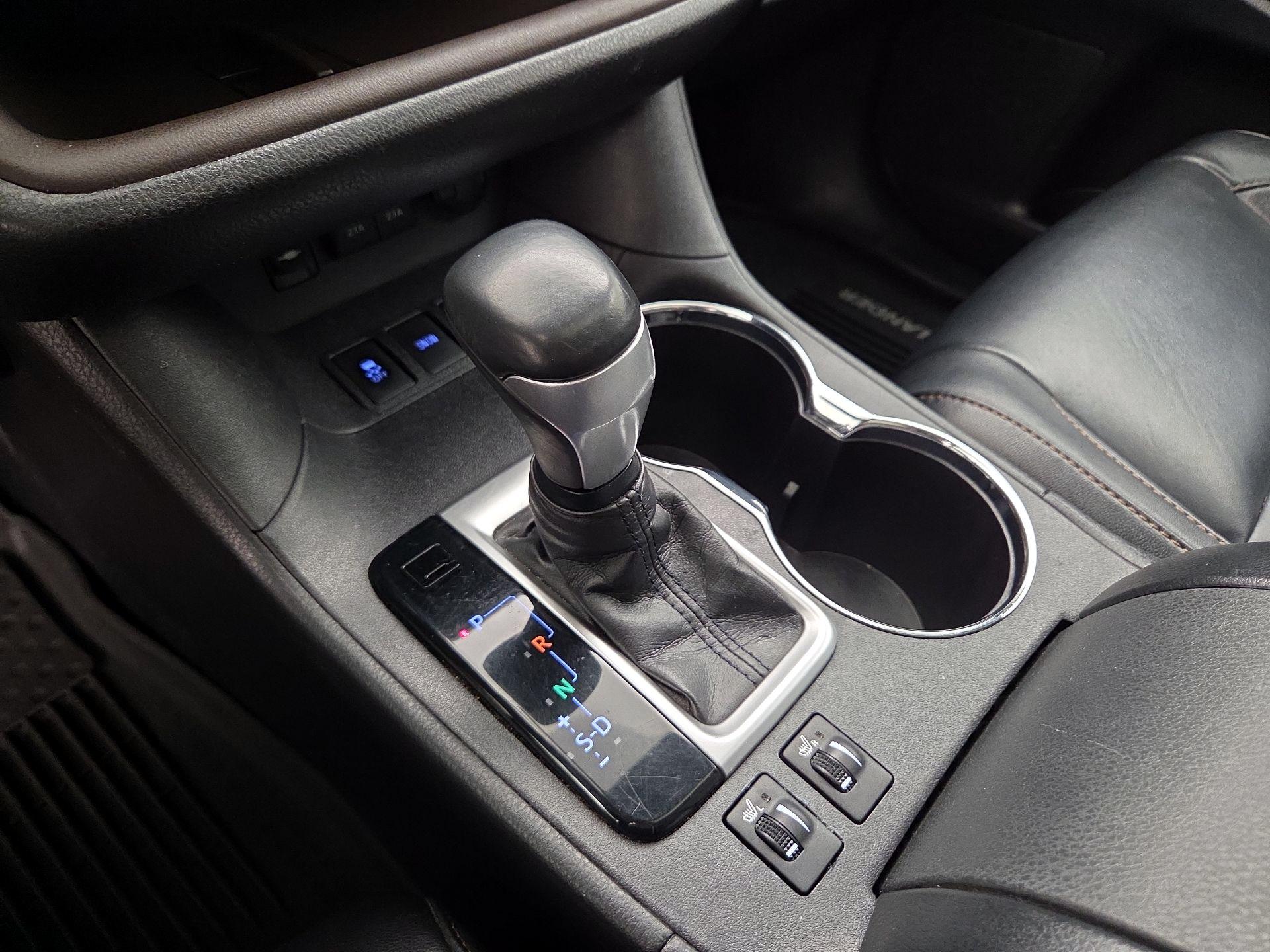 Thumbnail: 2018 Toyota Highlander - 16