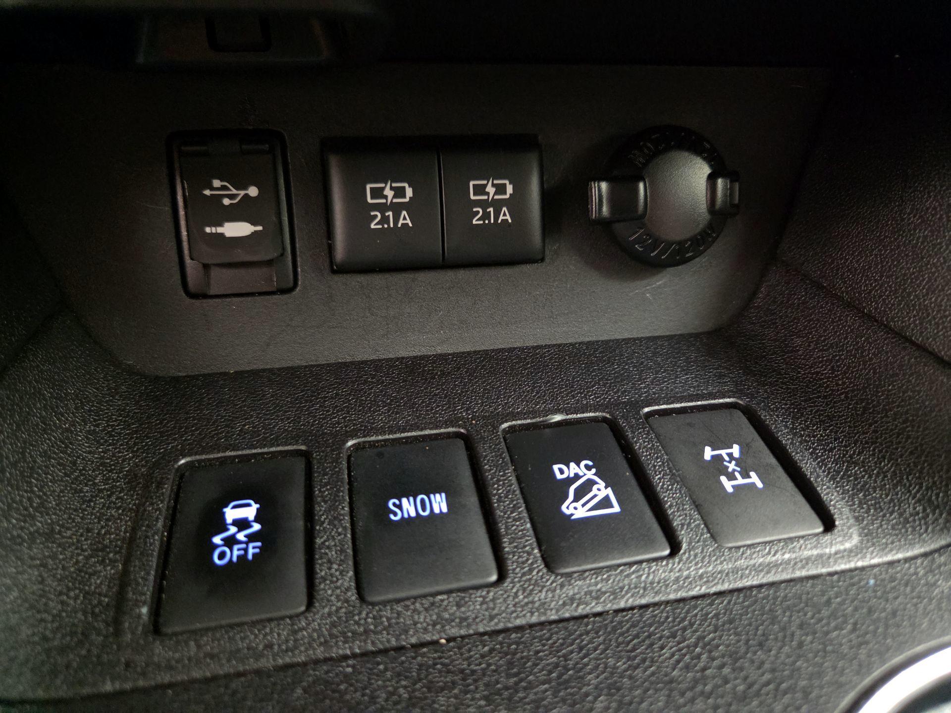 Thumbnail: 2018 Toyota Highlander - 17