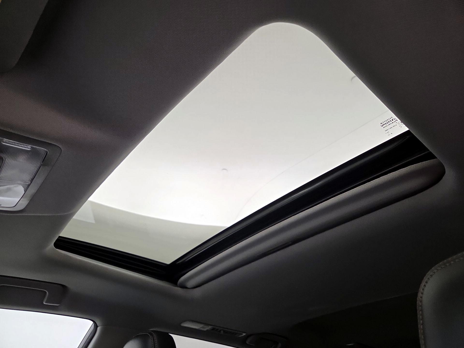 Thumbnail: 2018 Toyota Highlander - 18