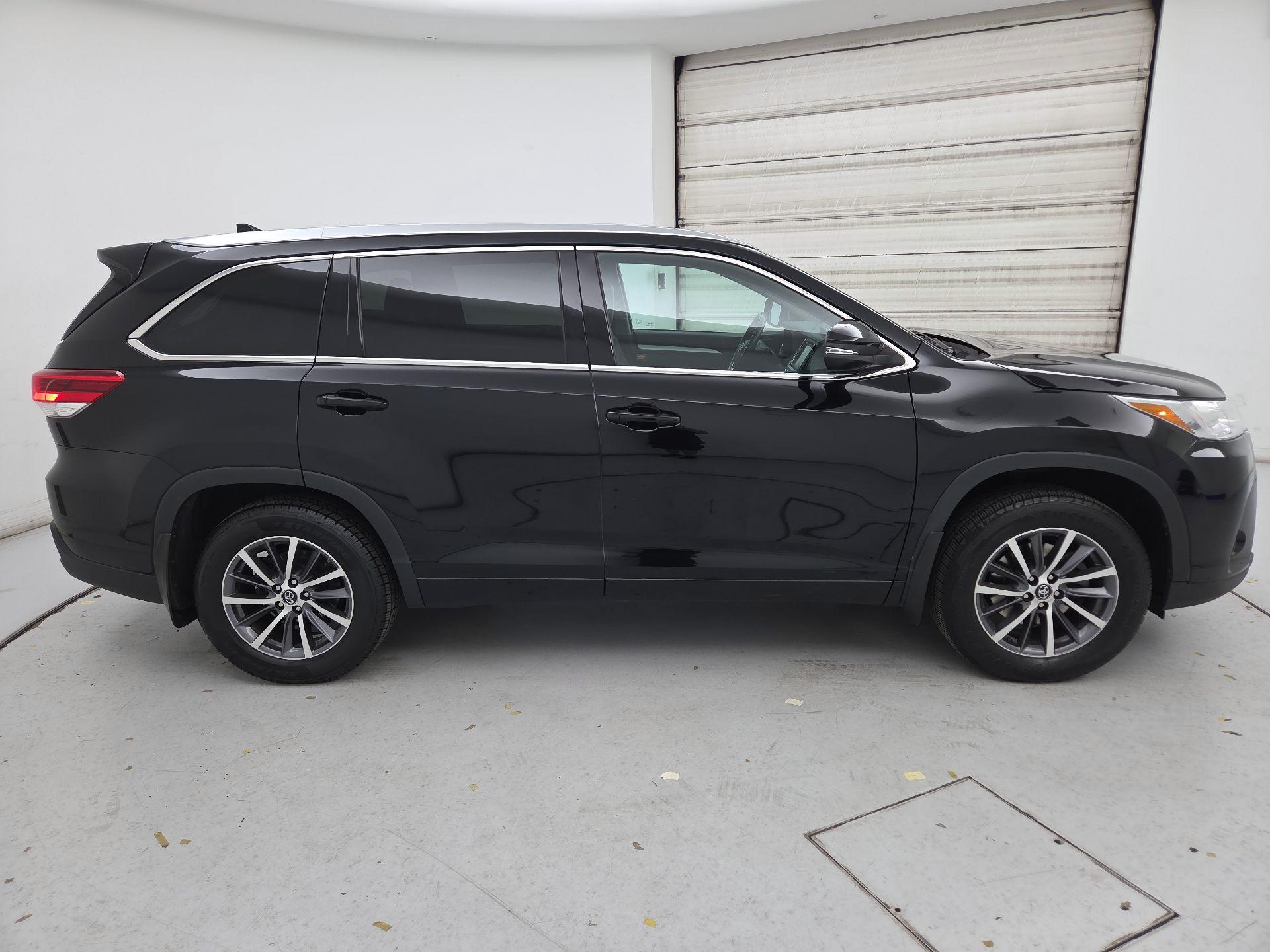 Thumbnail: 2018 Toyota Highlander - 4