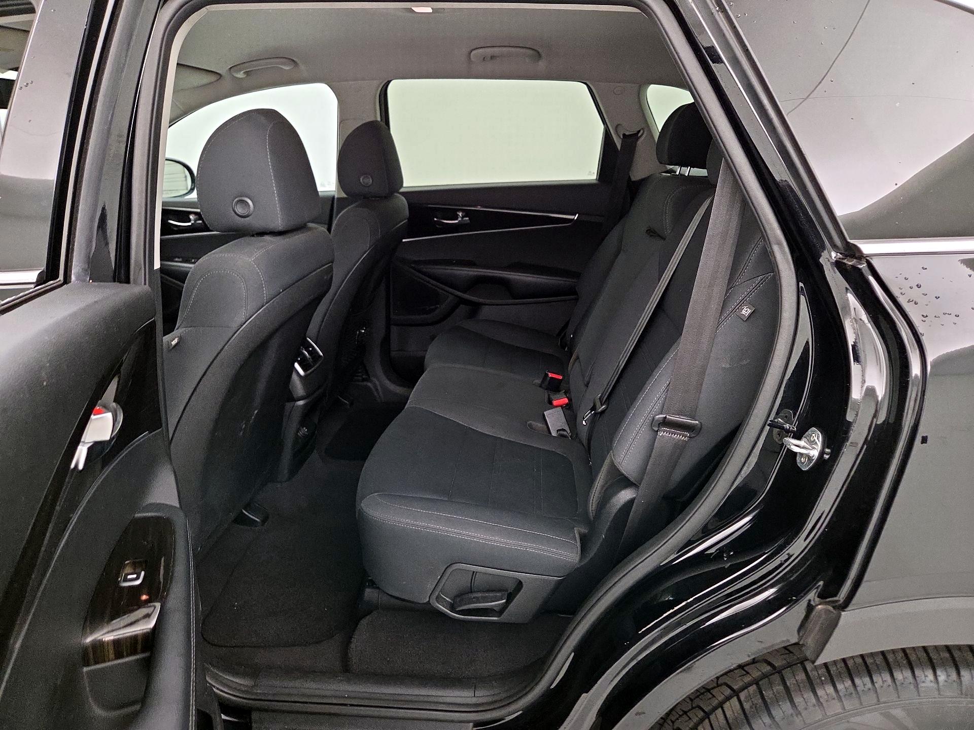 Thumbnail: 2019 Kia Sorento - 19
