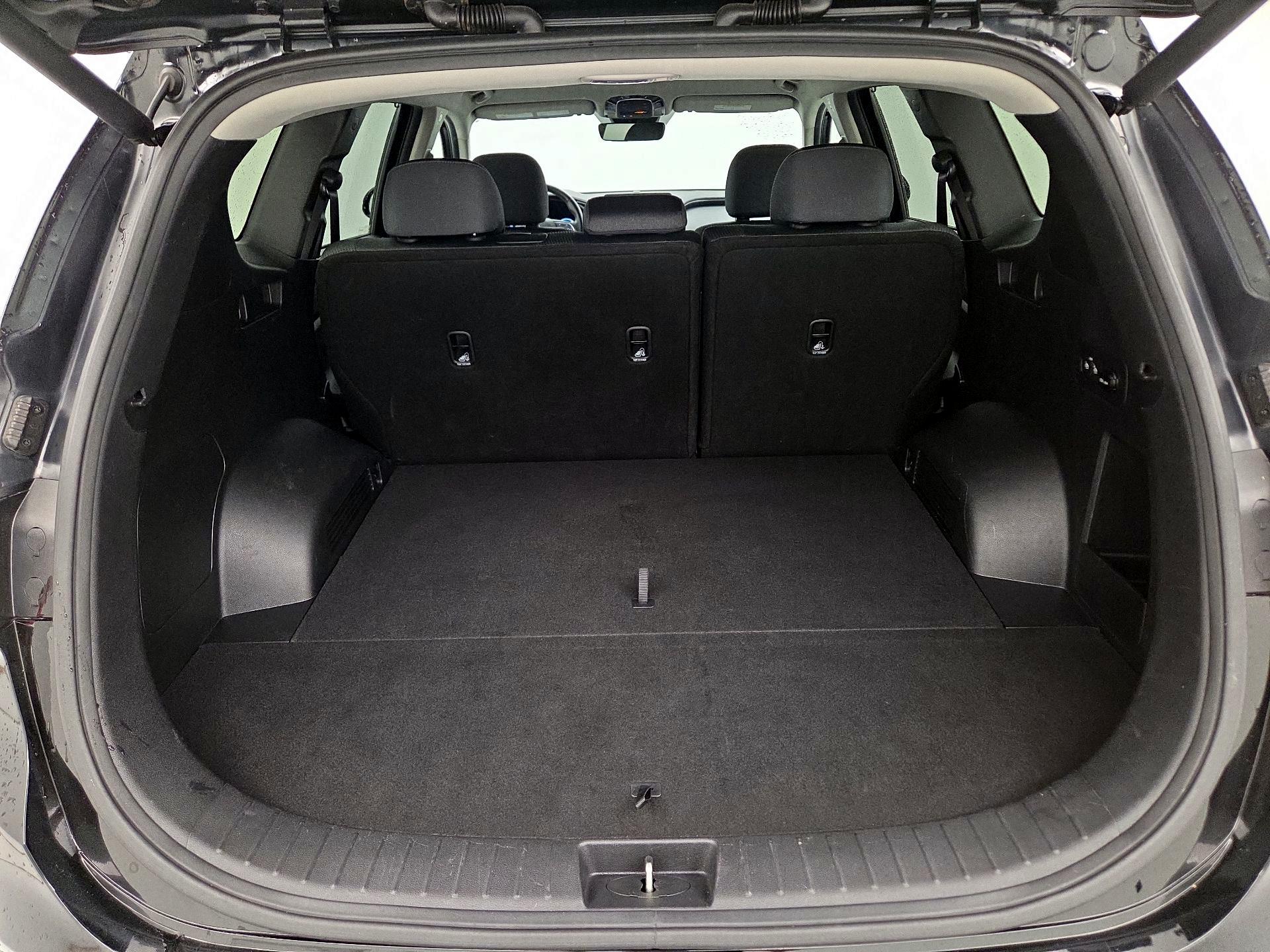 Thumbnail: 2021 Hyundai Santa Fe - 18