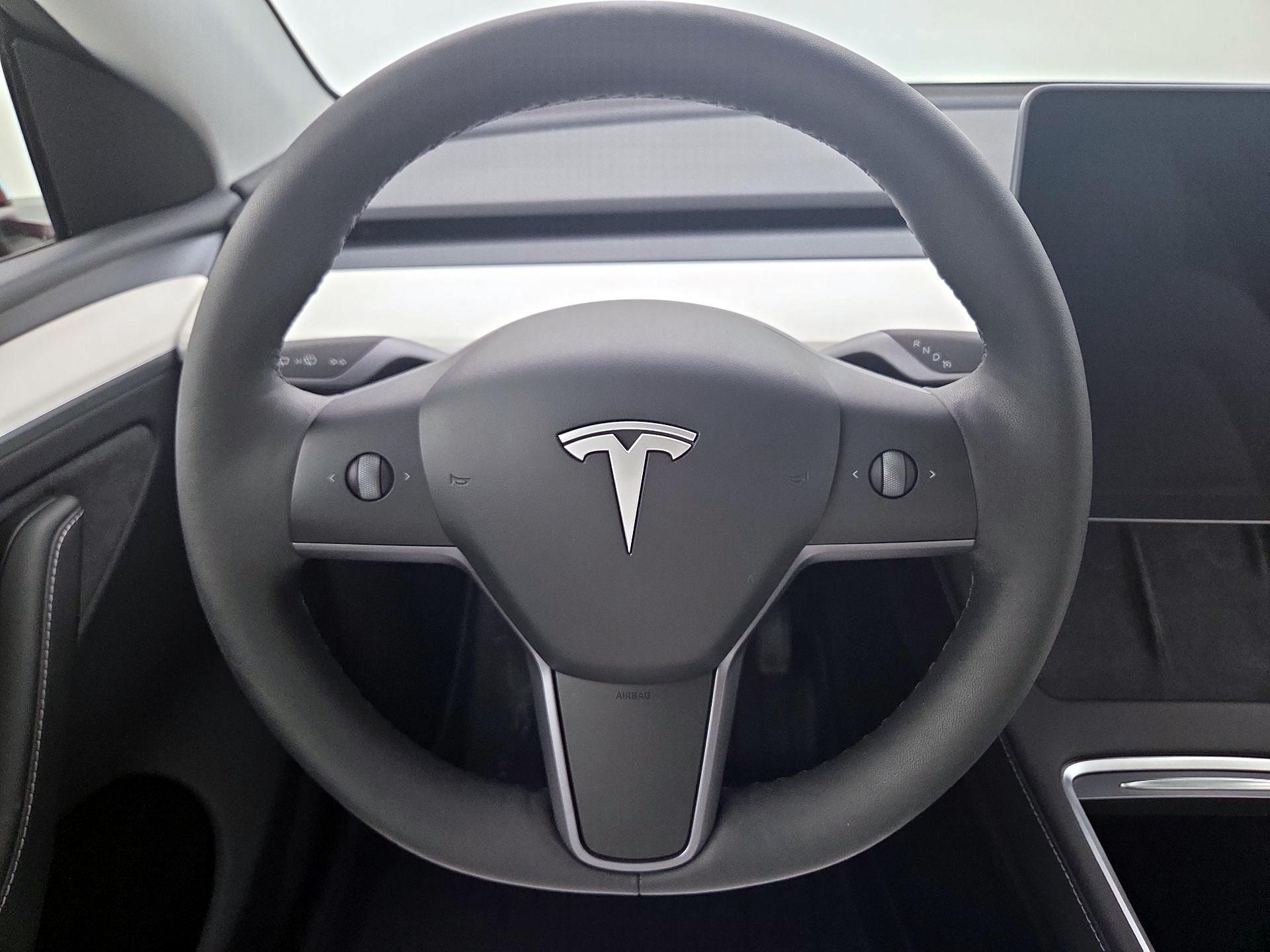 Thumbnail: 2025 Tesla Model Y - 10