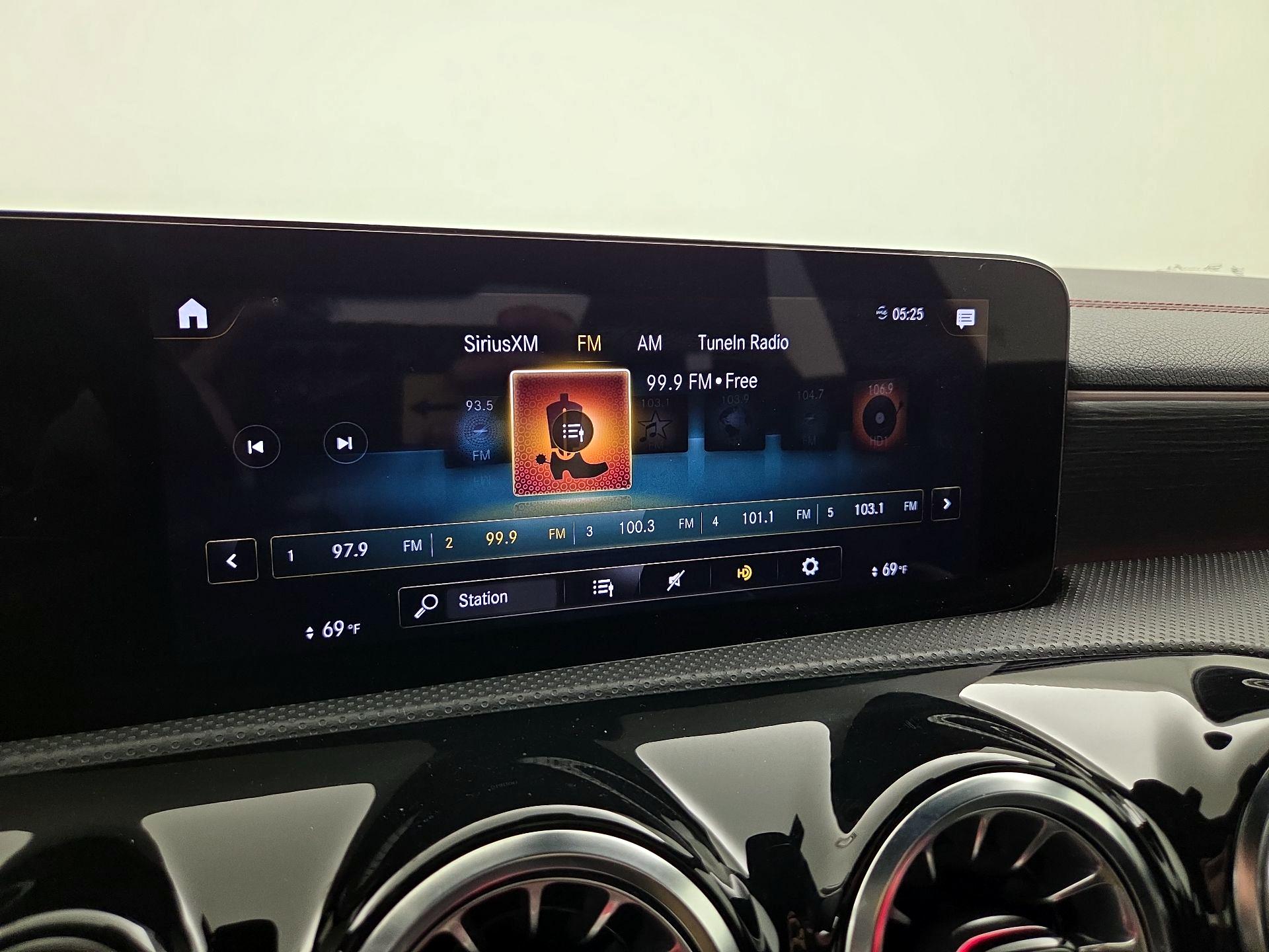 Thumbnail: 2023 Mercedes-Benz CLA - 13