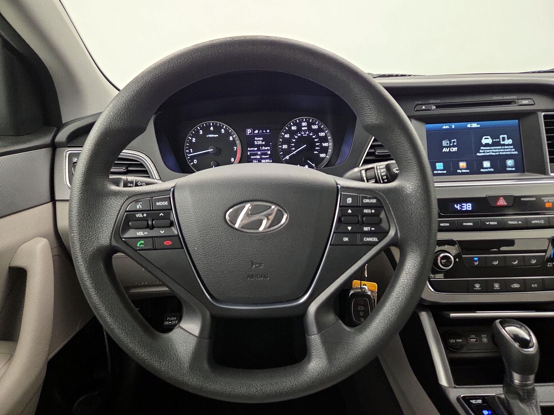 Thumbnail: 2016 Hyundai Sonata - 10