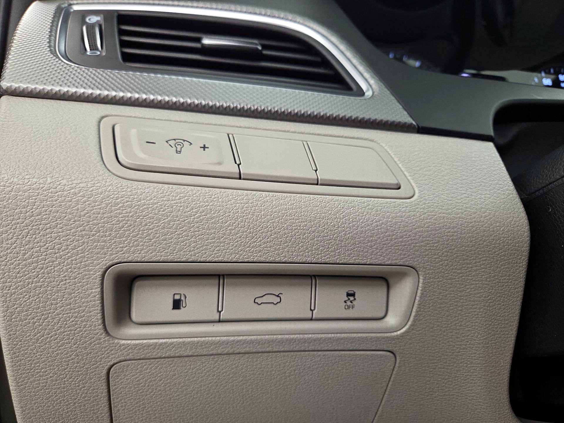 Thumbnail: 2016 Hyundai Sonata - 13