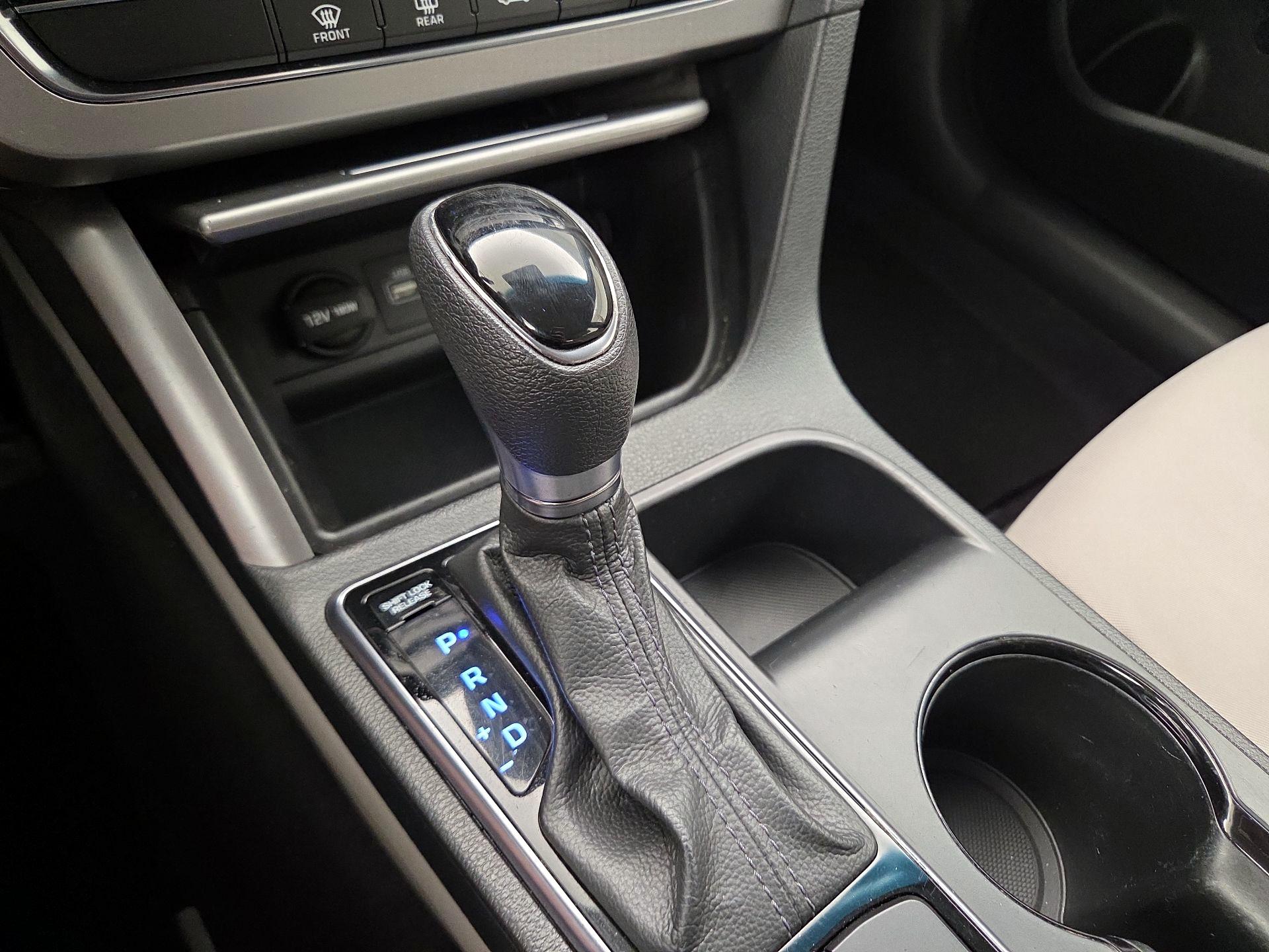 Thumbnail: 2016 Hyundai Sonata - 17