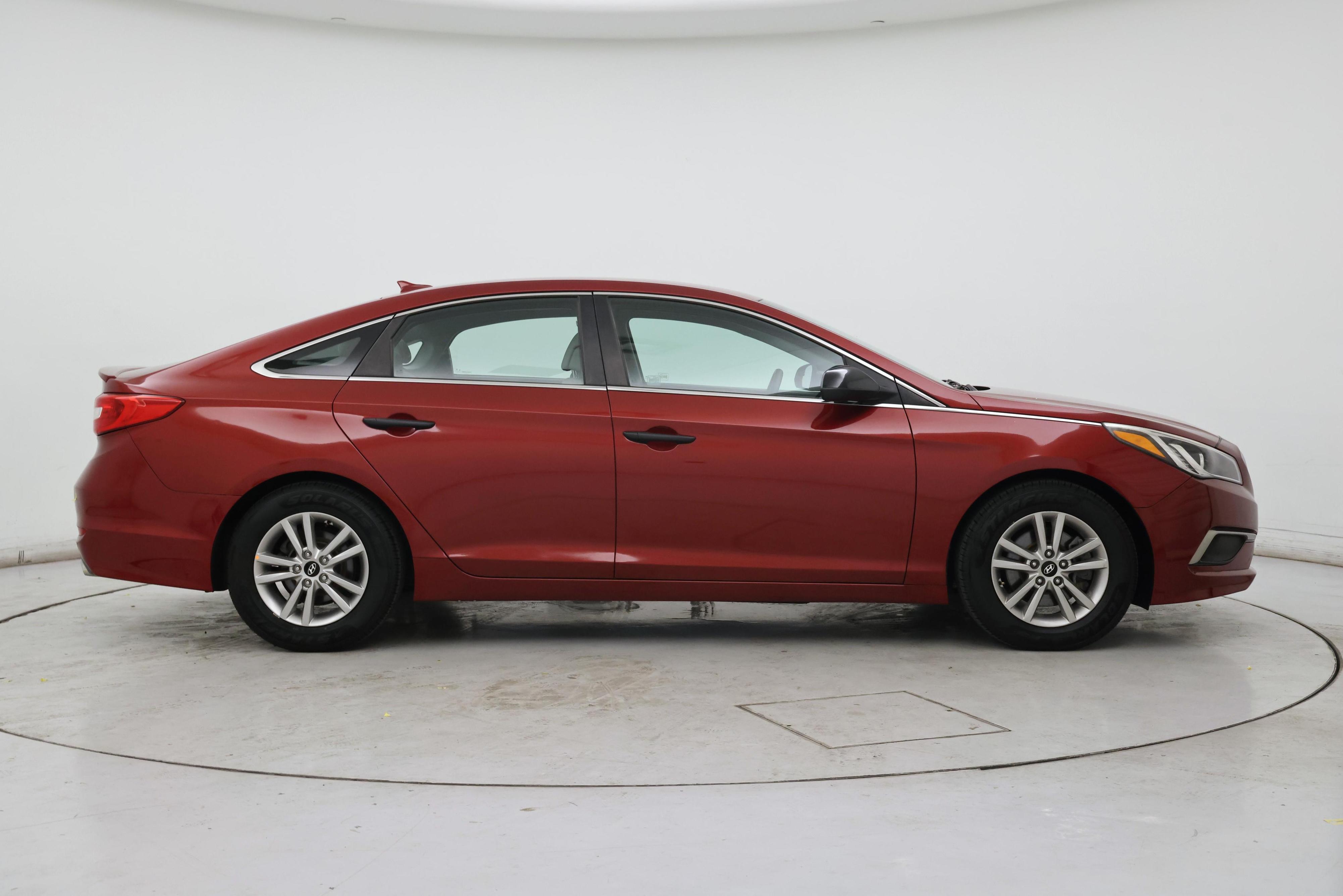 Thumbnail: 2016 Hyundai Sonata - 7