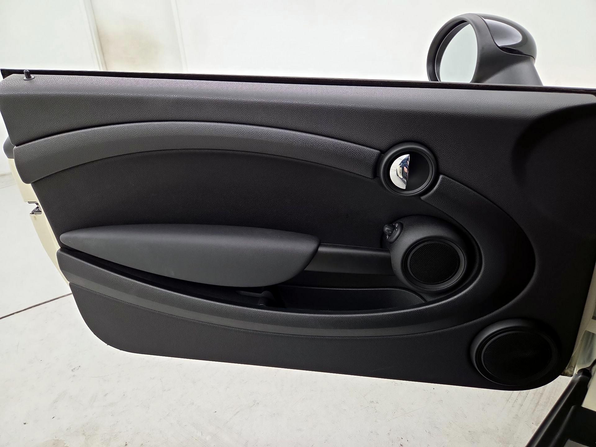 Thumbnail: 2015 MINI Cooper - 12
