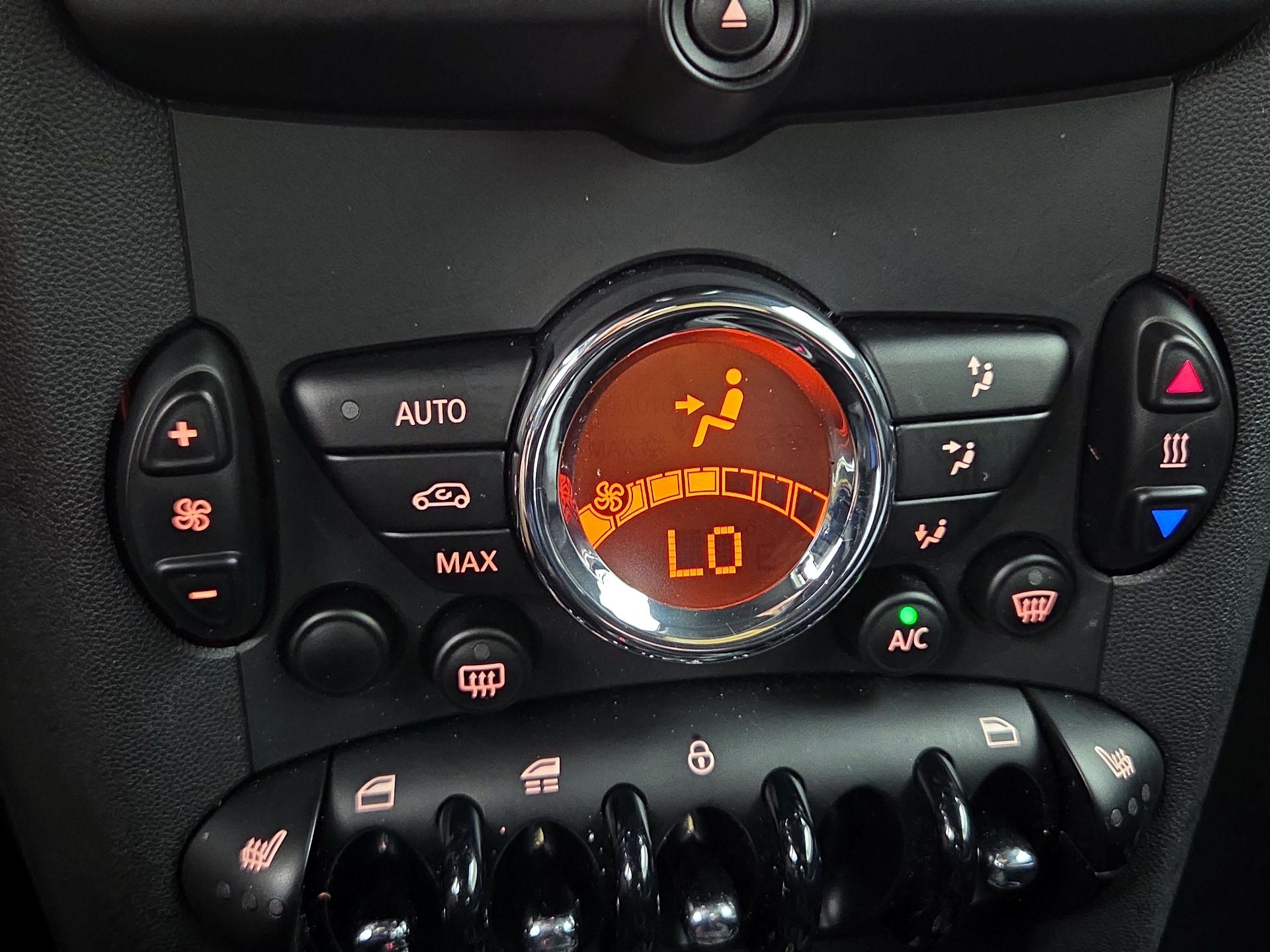 Thumbnail: 2015 MINI Cooper - 14