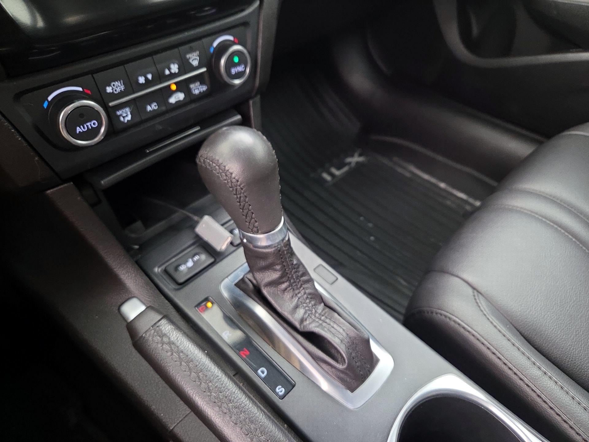 Thumbnail: 2021 Acura ILX - 15