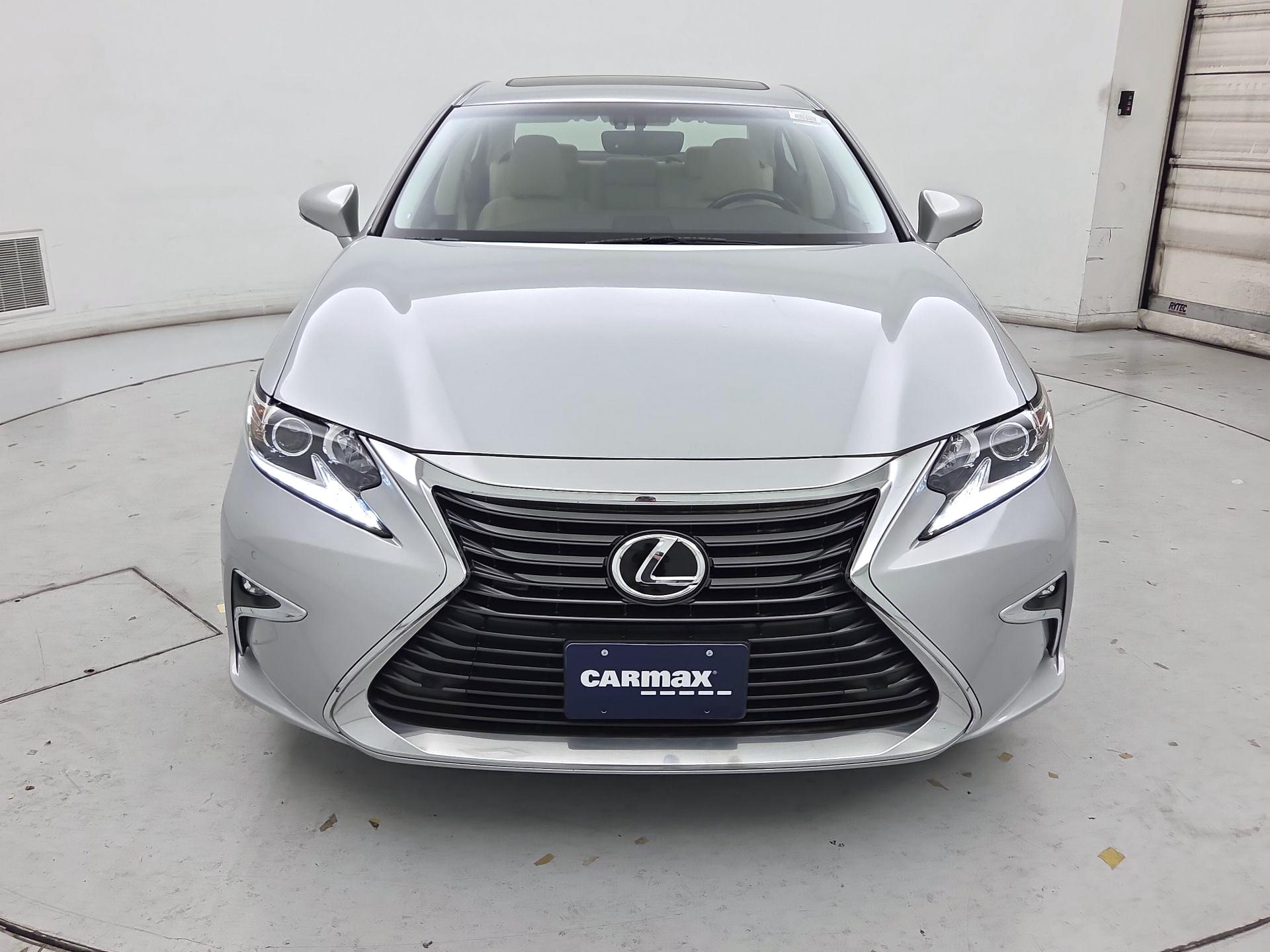 Thumbnail: 2016 Lexus ES - 2