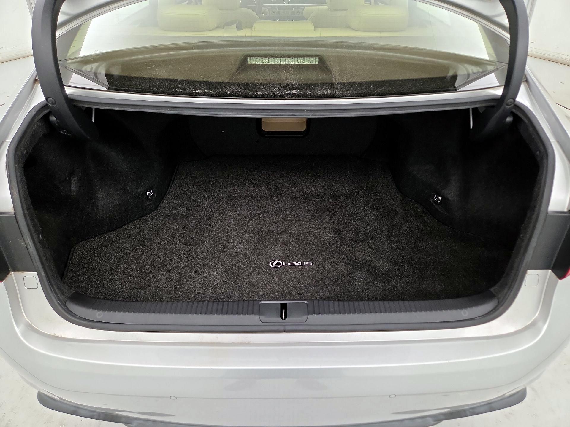 Thumbnail: 2016 Lexus ES - 20