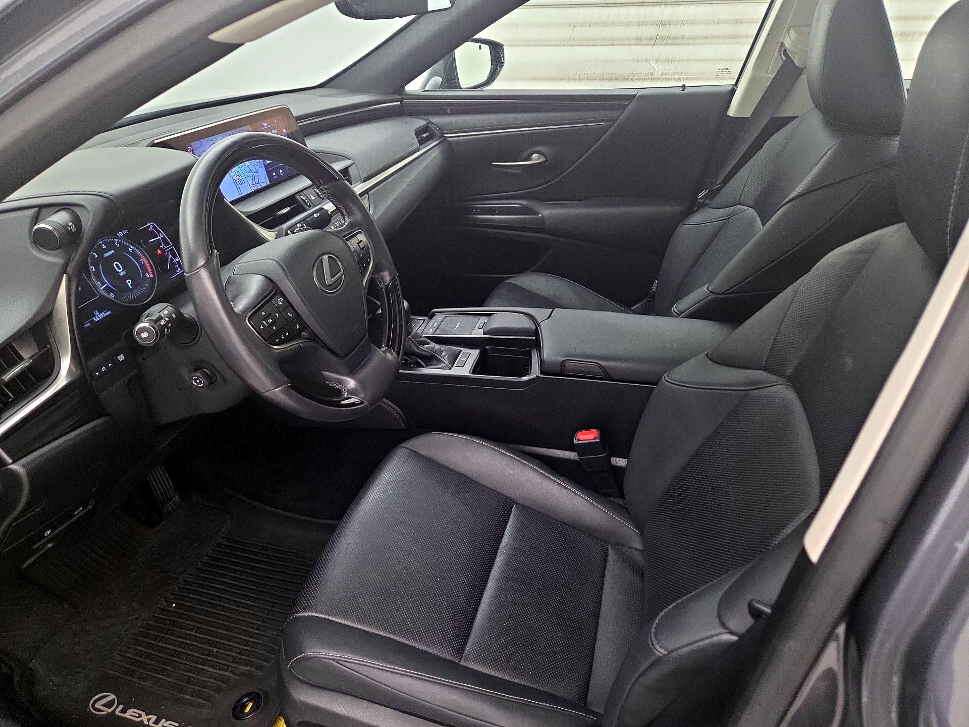 Thumbnail: 2021 Lexus ES - 9