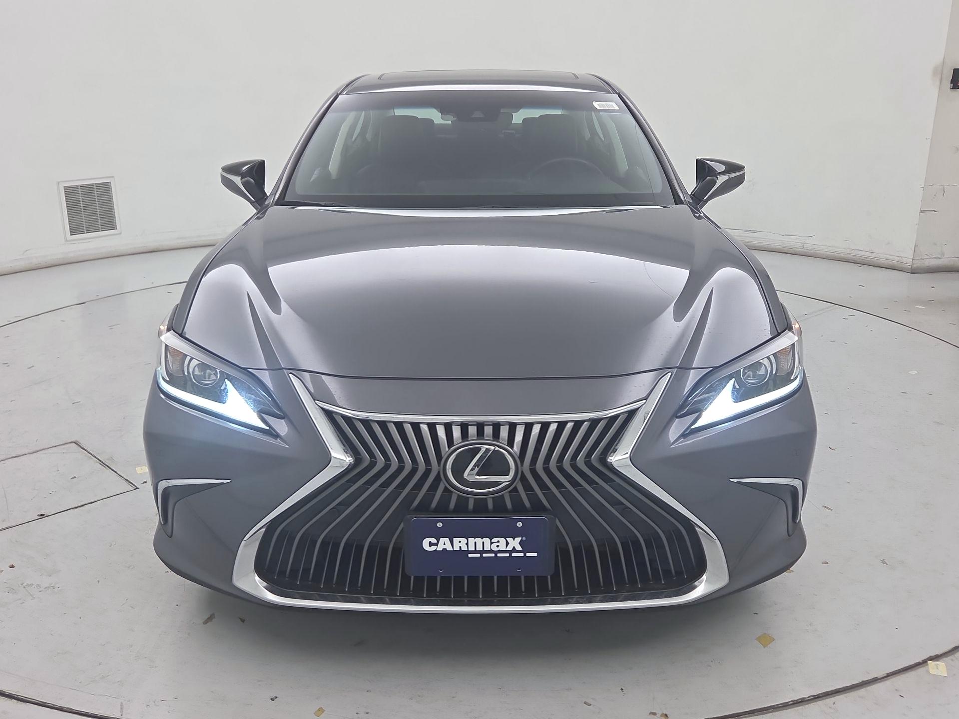 Thumbnail: 2021 Lexus ES - 2
