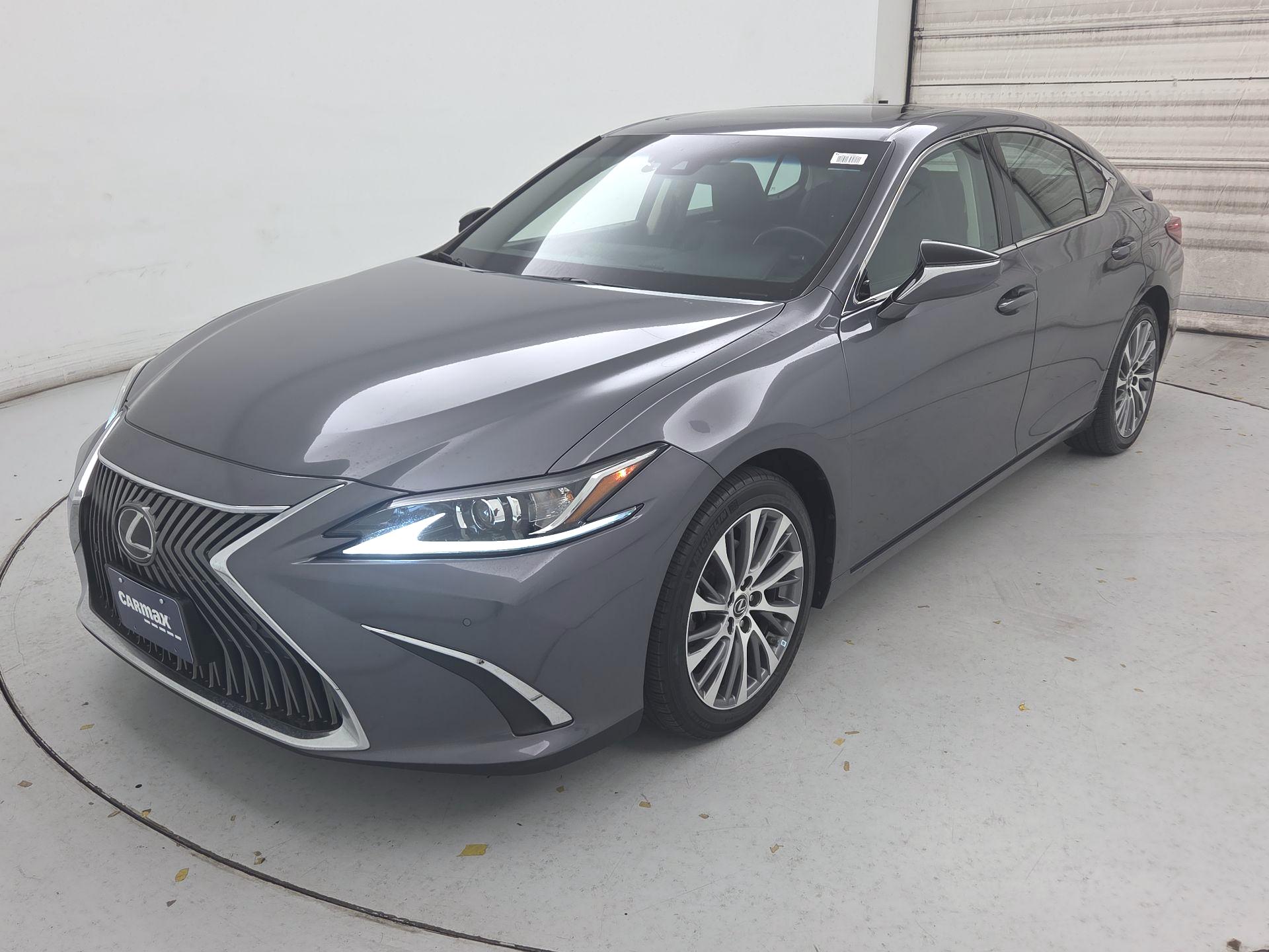 Thumbnail: 2021 Lexus ES - 3