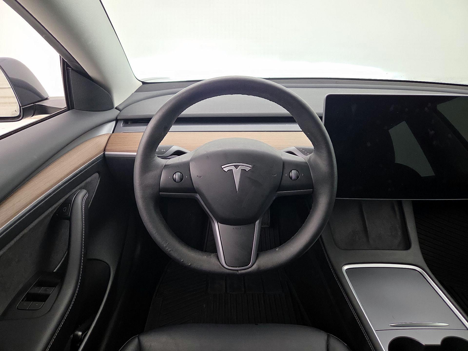 Thumbnail: 2023 Tesla Model 3 - 10
