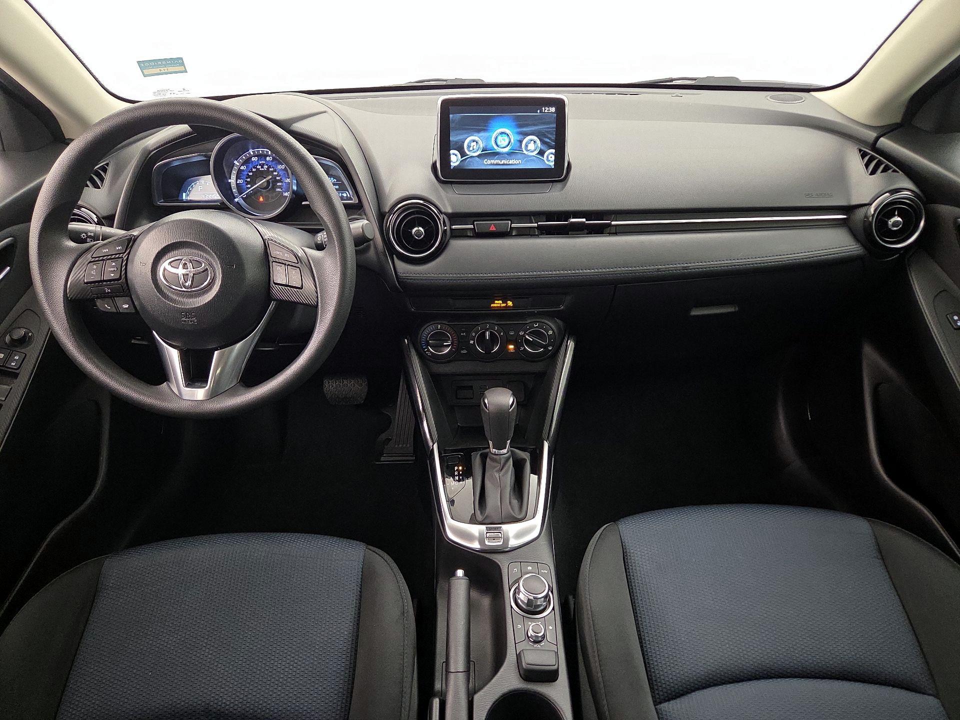 Thumbnail: 2017 Toyota Yaris iA - 9