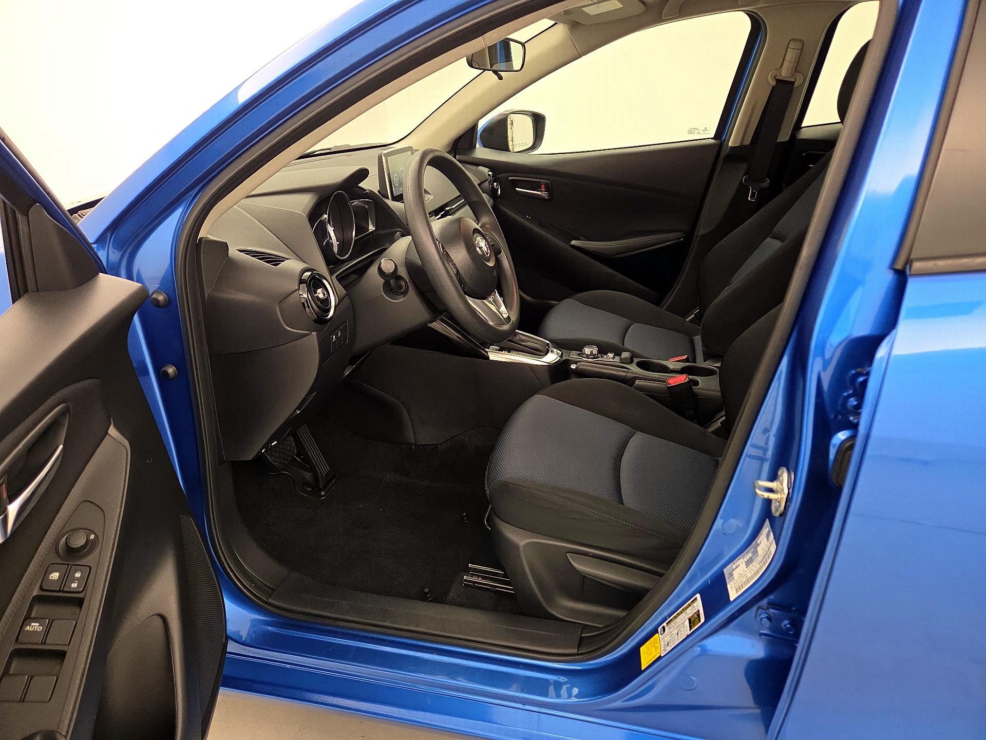 Thumbnail: 2017 Toyota Yaris iA - 11