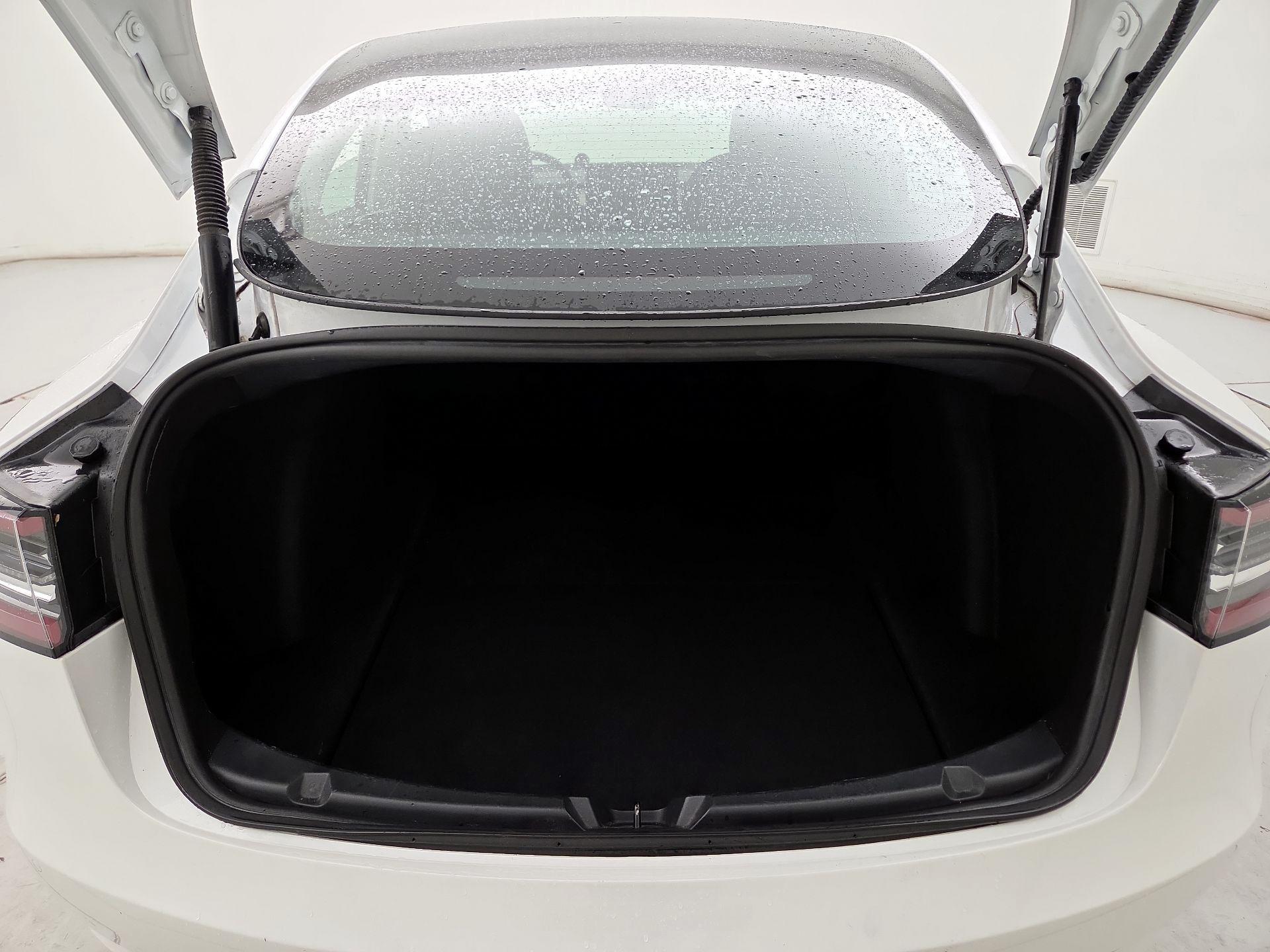 Thumbnail: 2022 Tesla Model 3 - 19