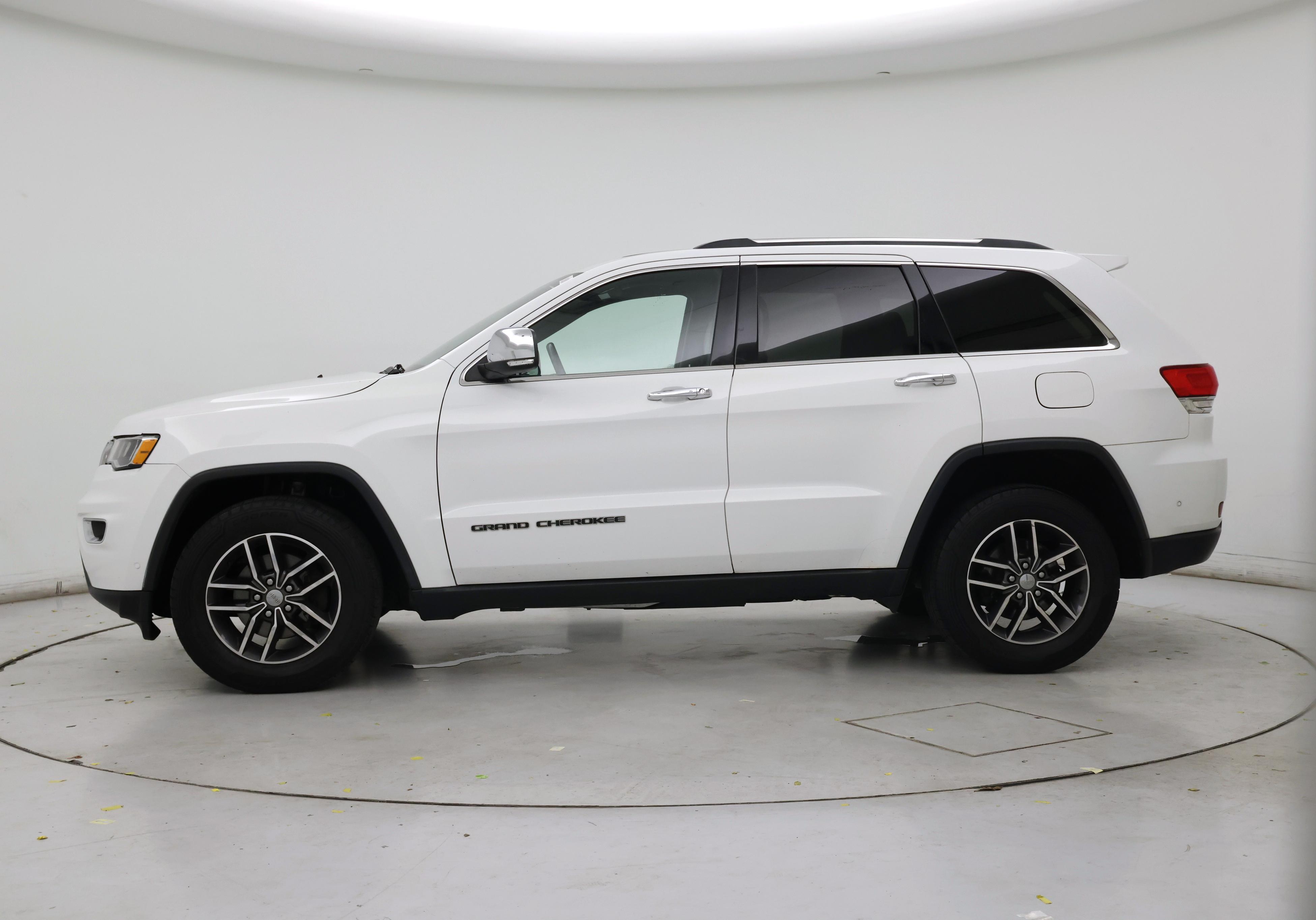 Thumbnail: 2018 Jeep Grand Cherokee - 3