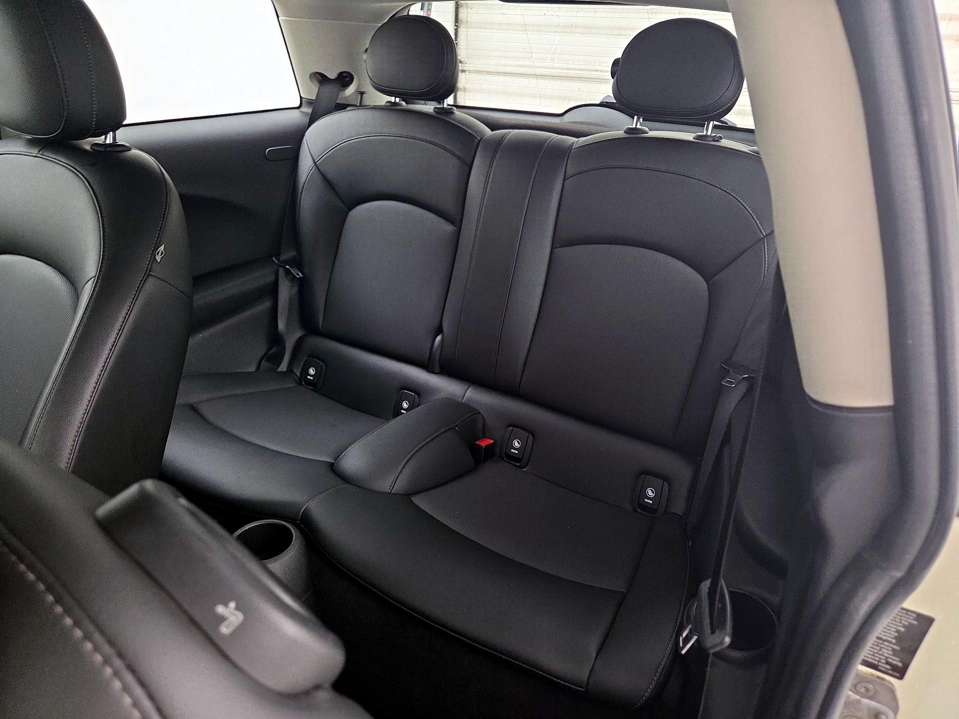 Thumbnail: 2015 MINI Cooper Hardtop - 19