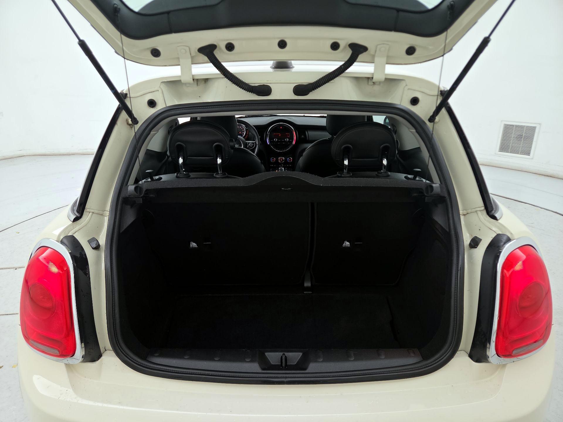 Thumbnail: 2015 MINI Cooper Hardtop - 20