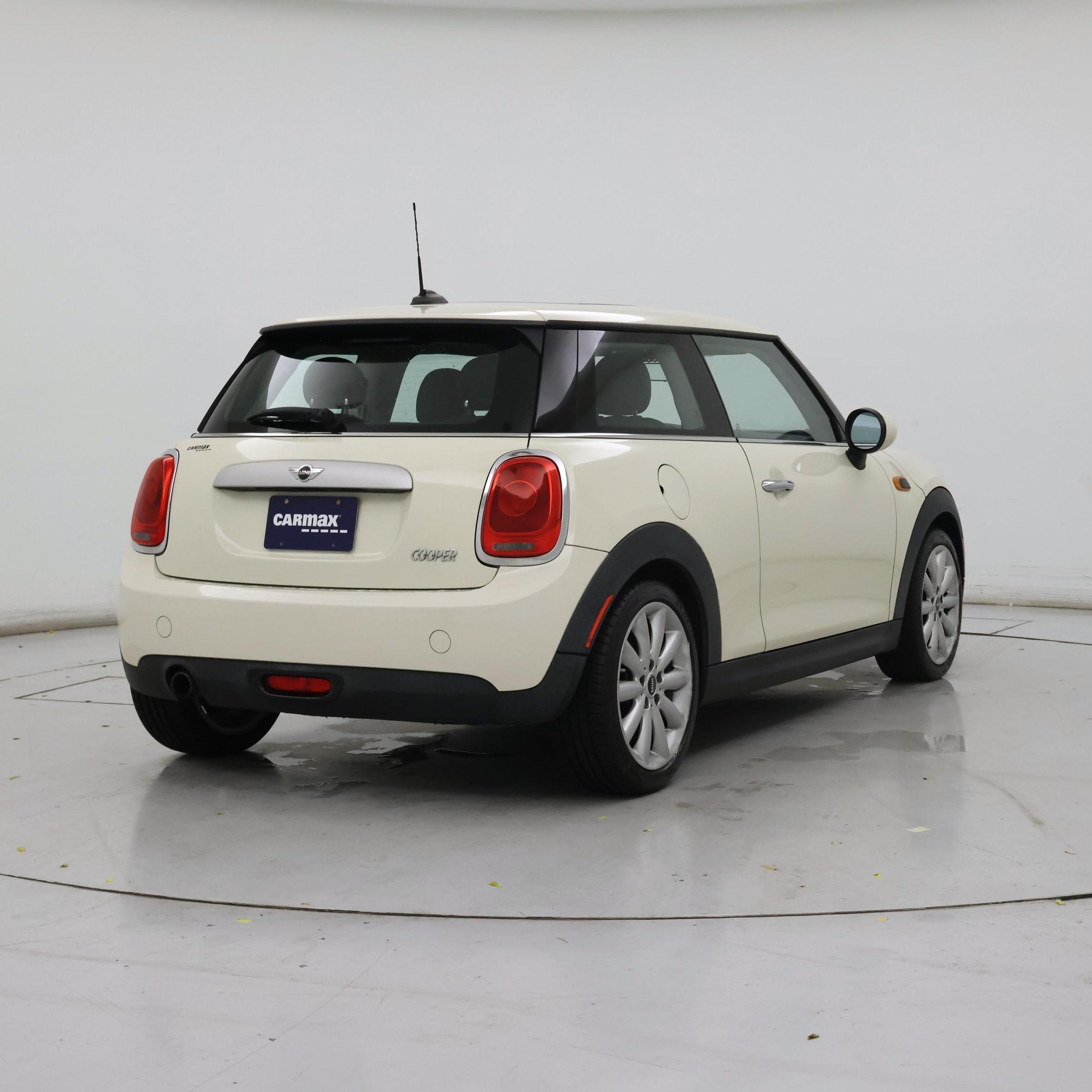 Thumbnail: 2015 MINI Cooper Hardtop - 8