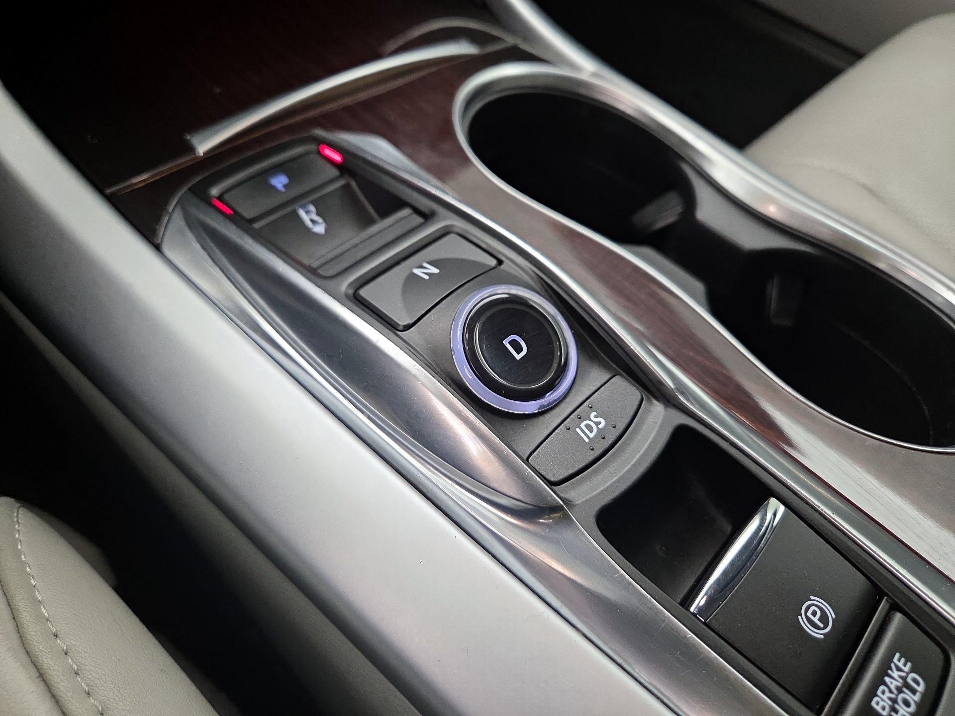 Thumbnail: 2015 Acura TLX - 17