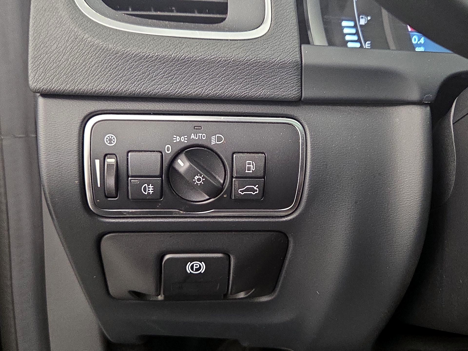 Thumbnail: 2015 Volvo S60 - 13