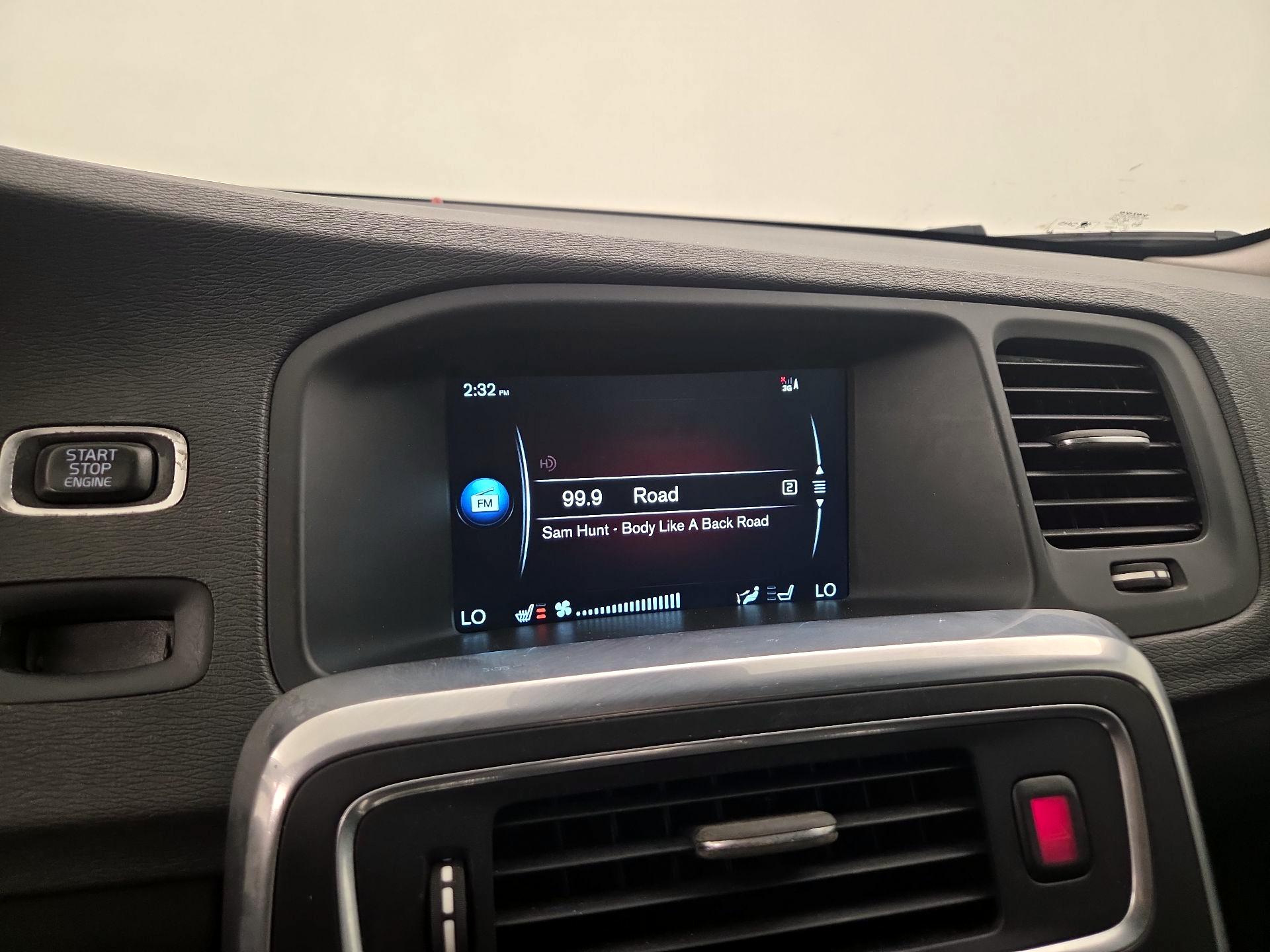 Thumbnail: 2015 Volvo S60 - 15