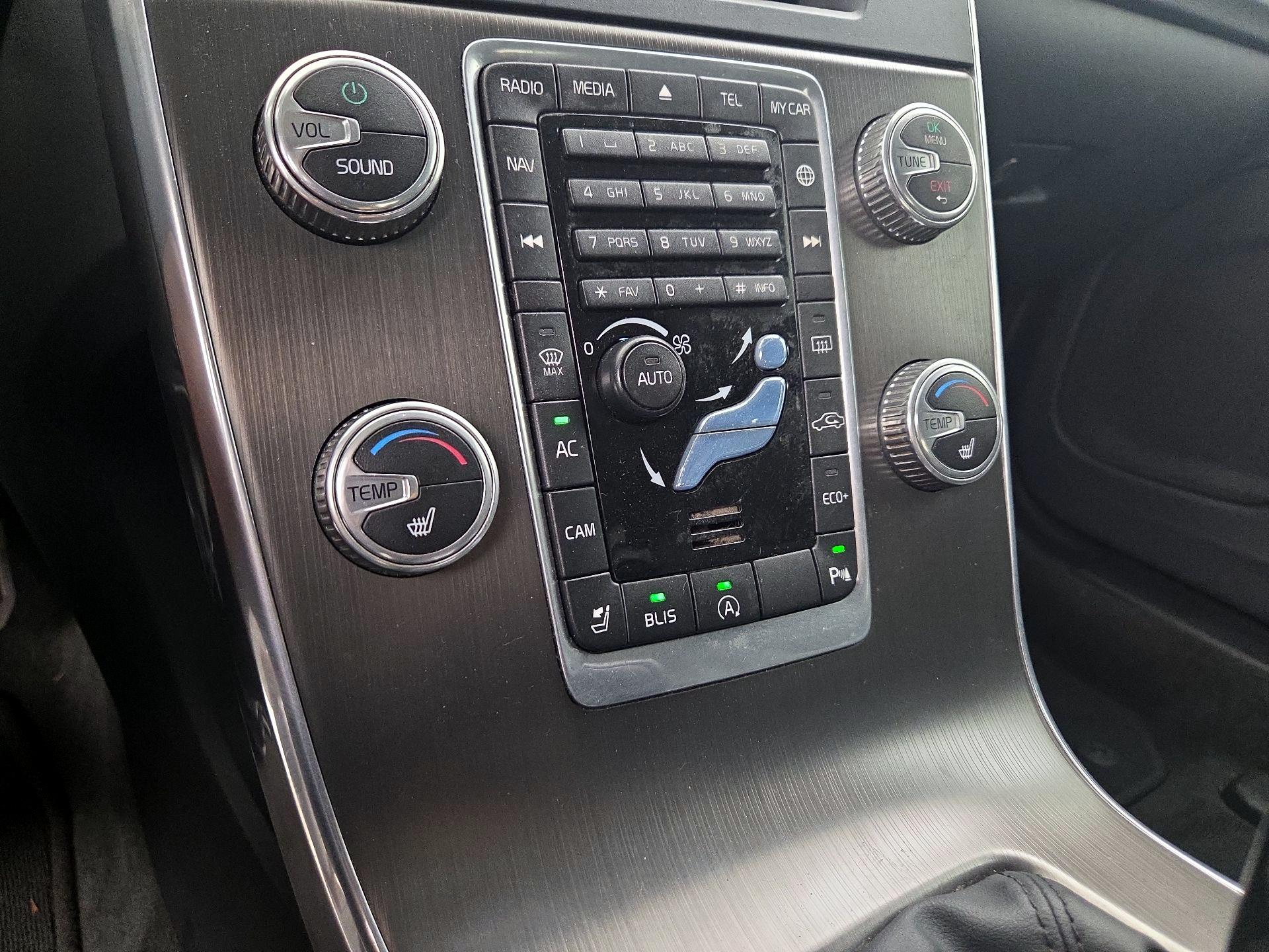 Thumbnail: 2015 Volvo S60 - 16