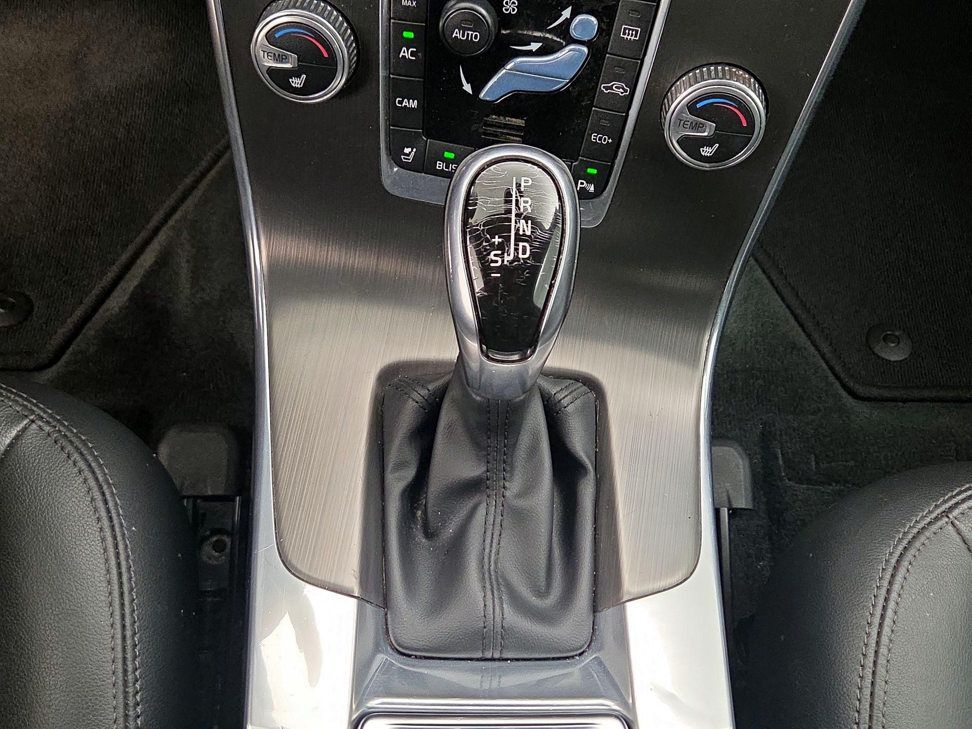 Thumbnail: 2015 Volvo S60 - 17