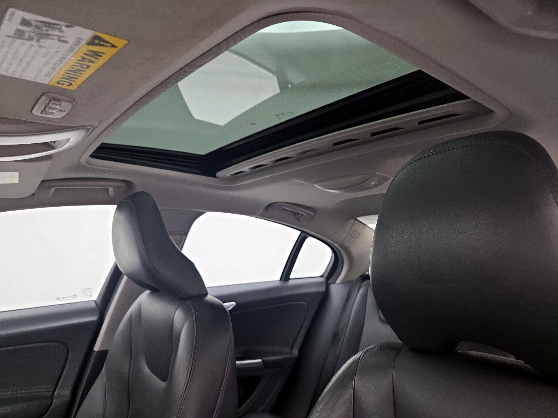 Thumbnail: 2015 Volvo S60 - 19
