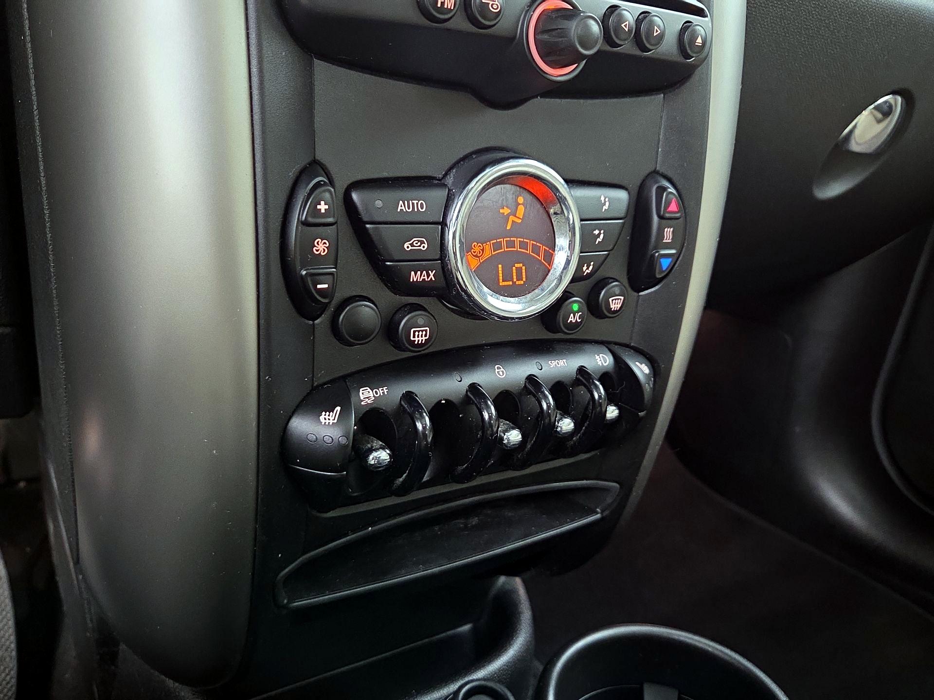 Thumbnail: 2016 MINI Cooper Countryman - 14