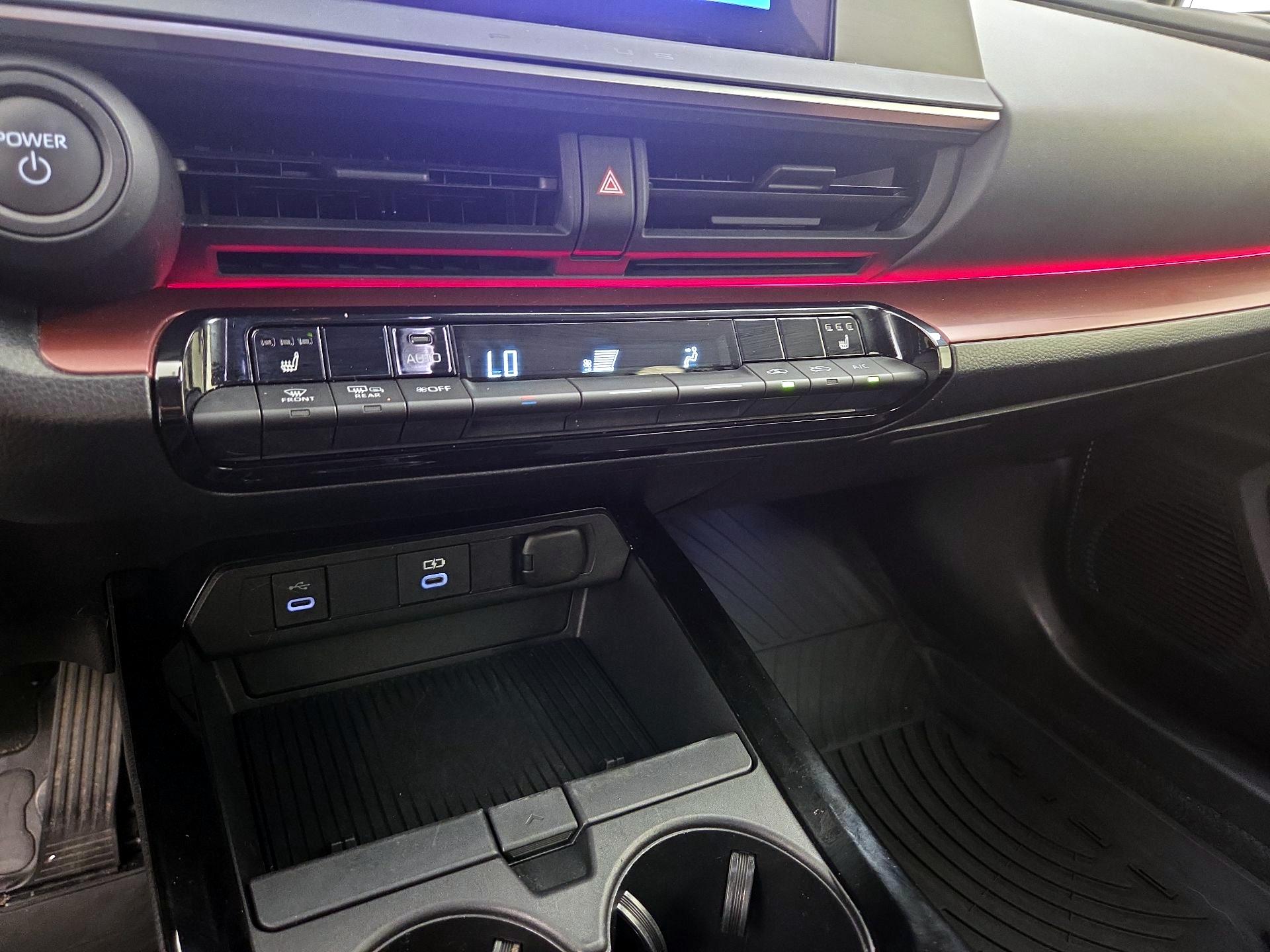 Thumbnail: 2024 Toyota Prius Prime - 16