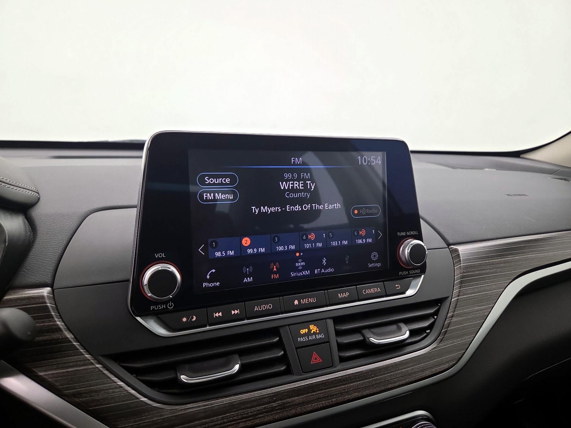 Thumbnail: 2019 Nissan Altima - 16
