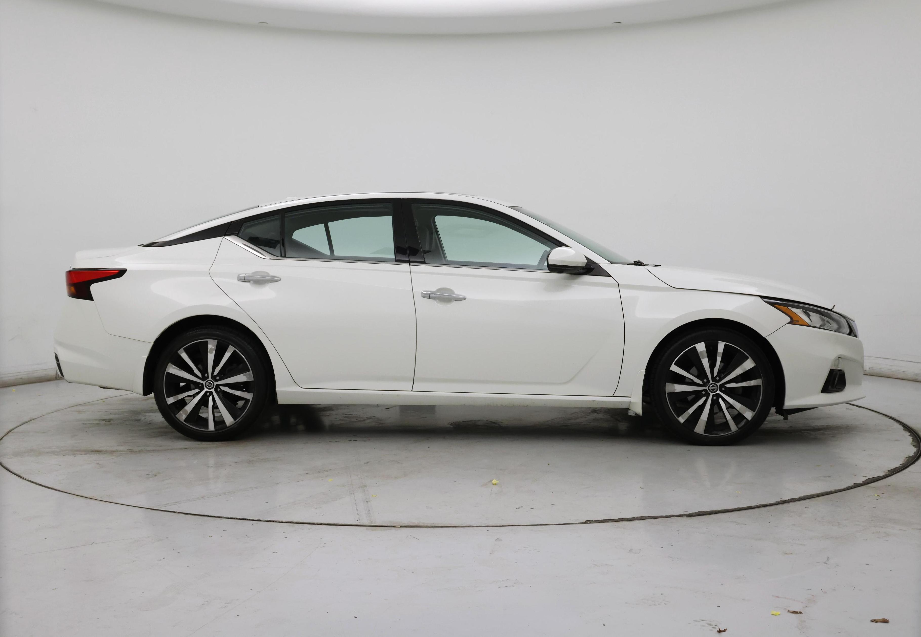 Thumbnail: 2019 Nissan Altima - 7