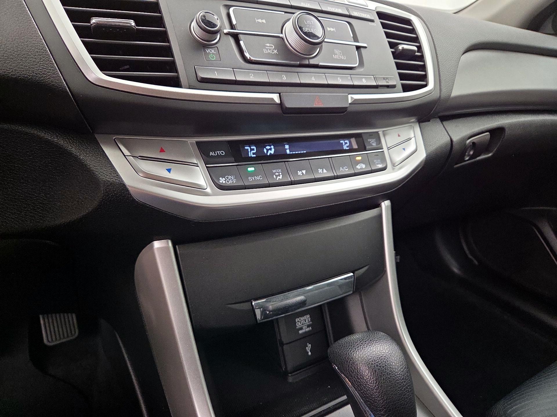 Thumbnail: 2015 Honda Accord - 16