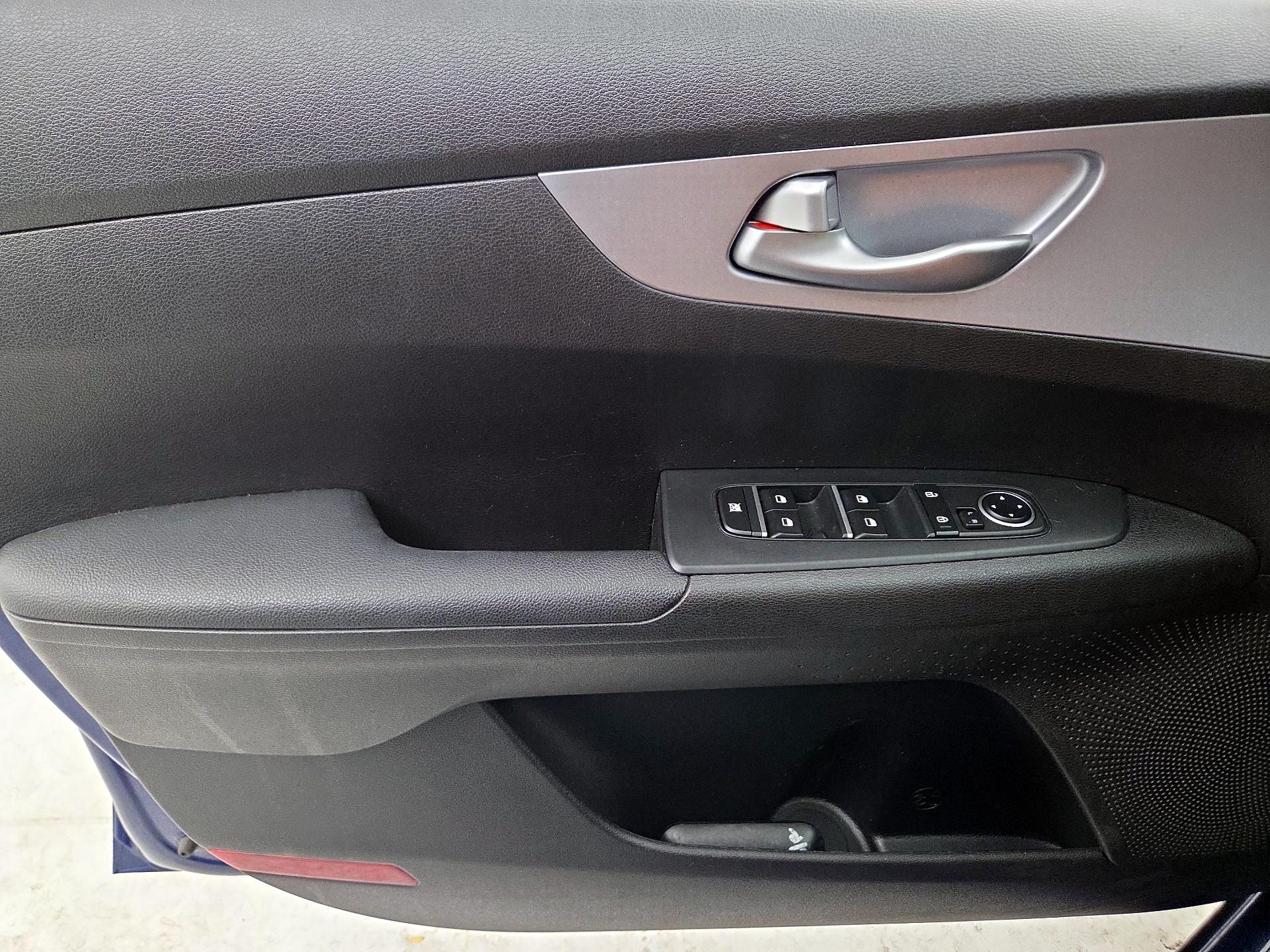 Thumbnail: 2023 Kia Forte - 12