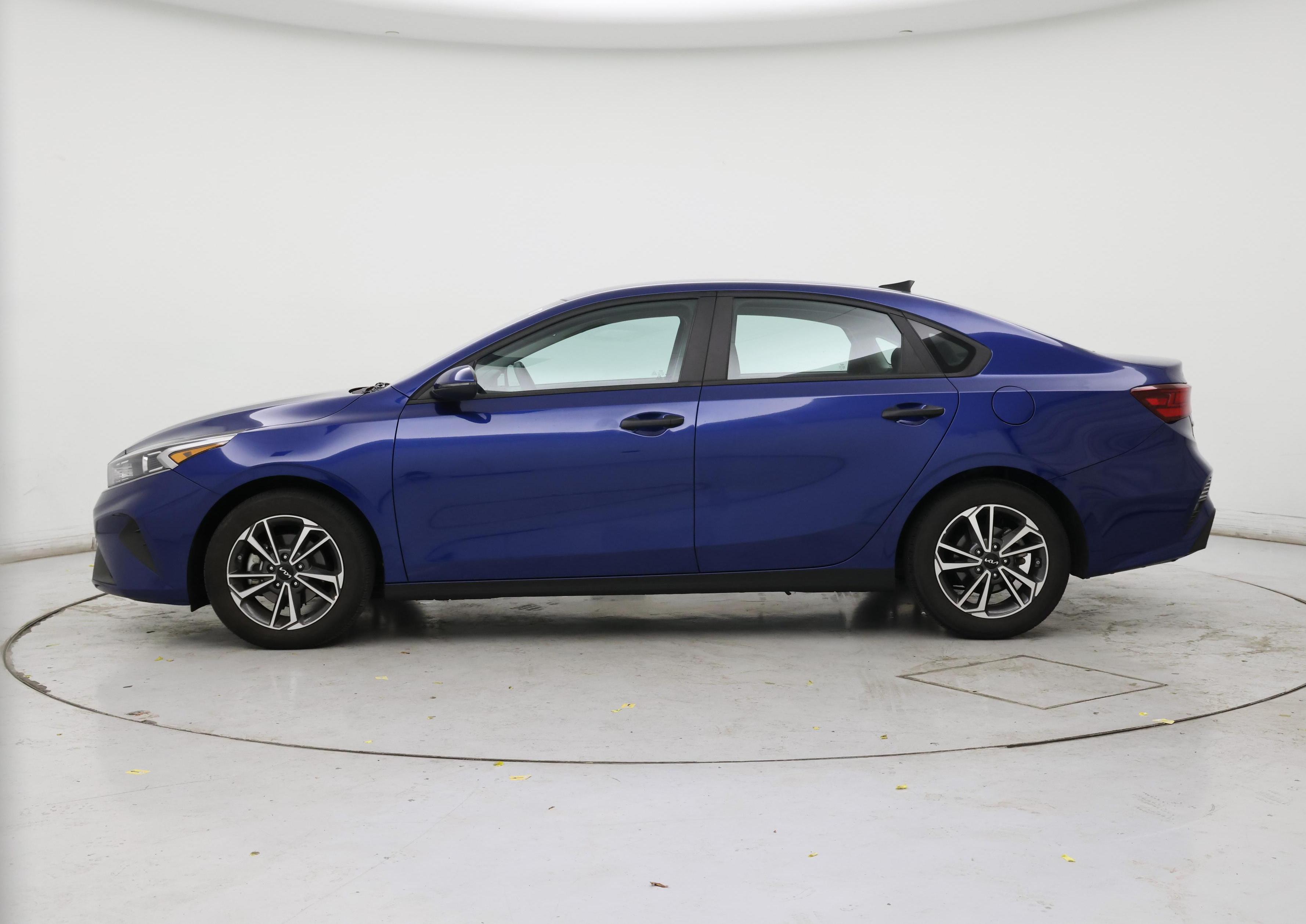 Thumbnail: 2023 Kia Forte - 3