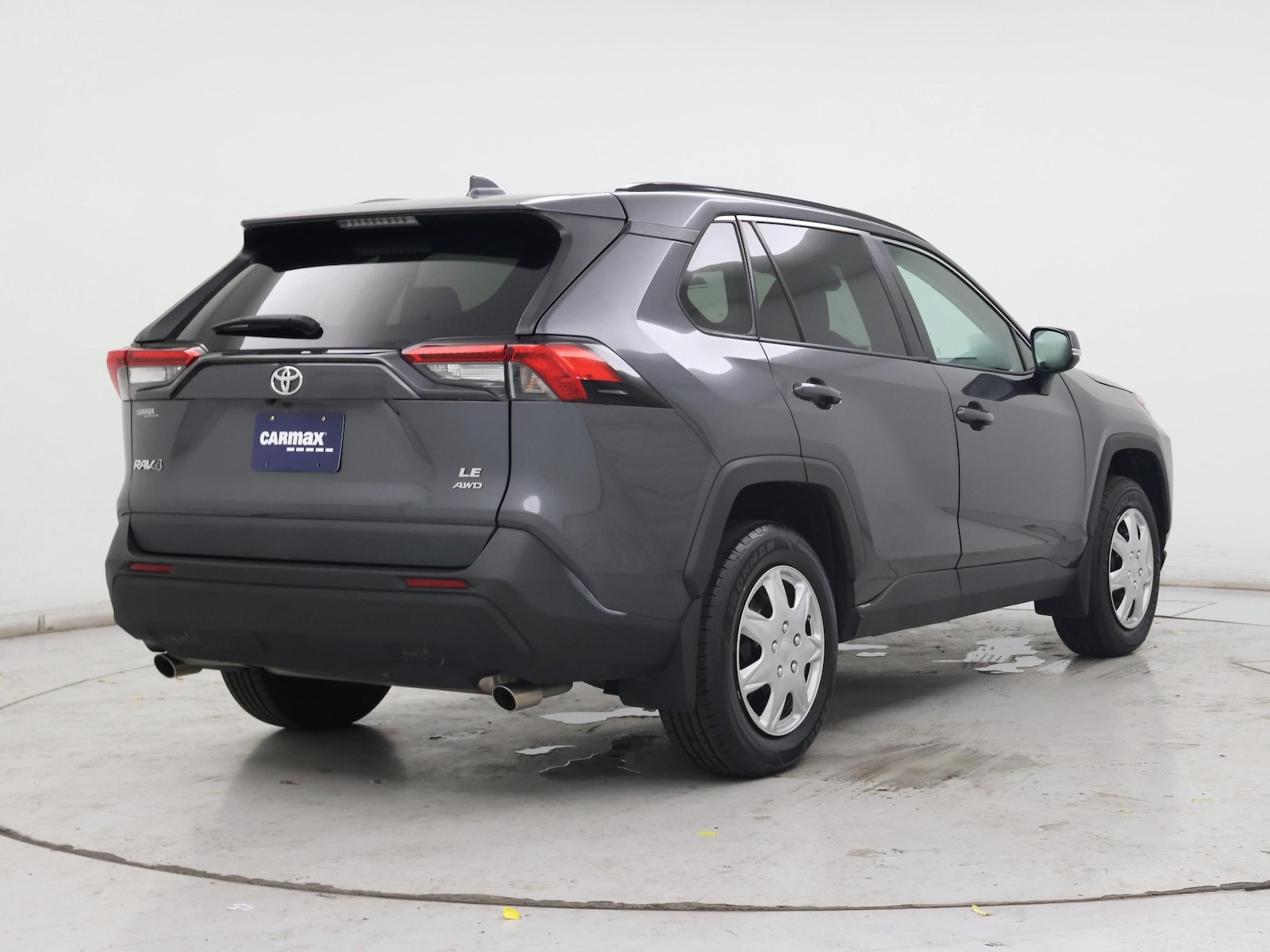 2021 Toyota RAV4 LE - Photo 9
