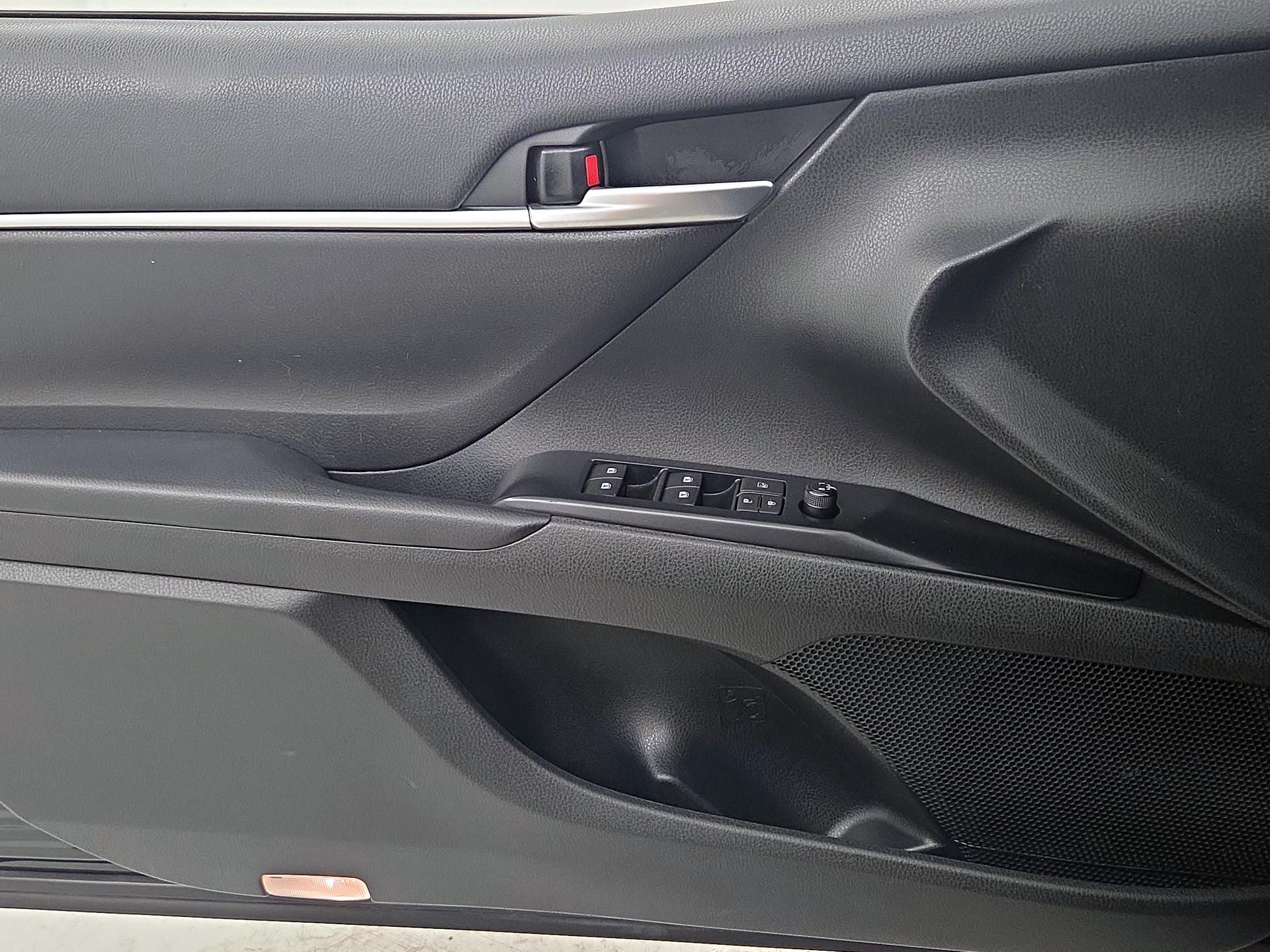 Thumbnail: 2019 Toyota Camry - 12