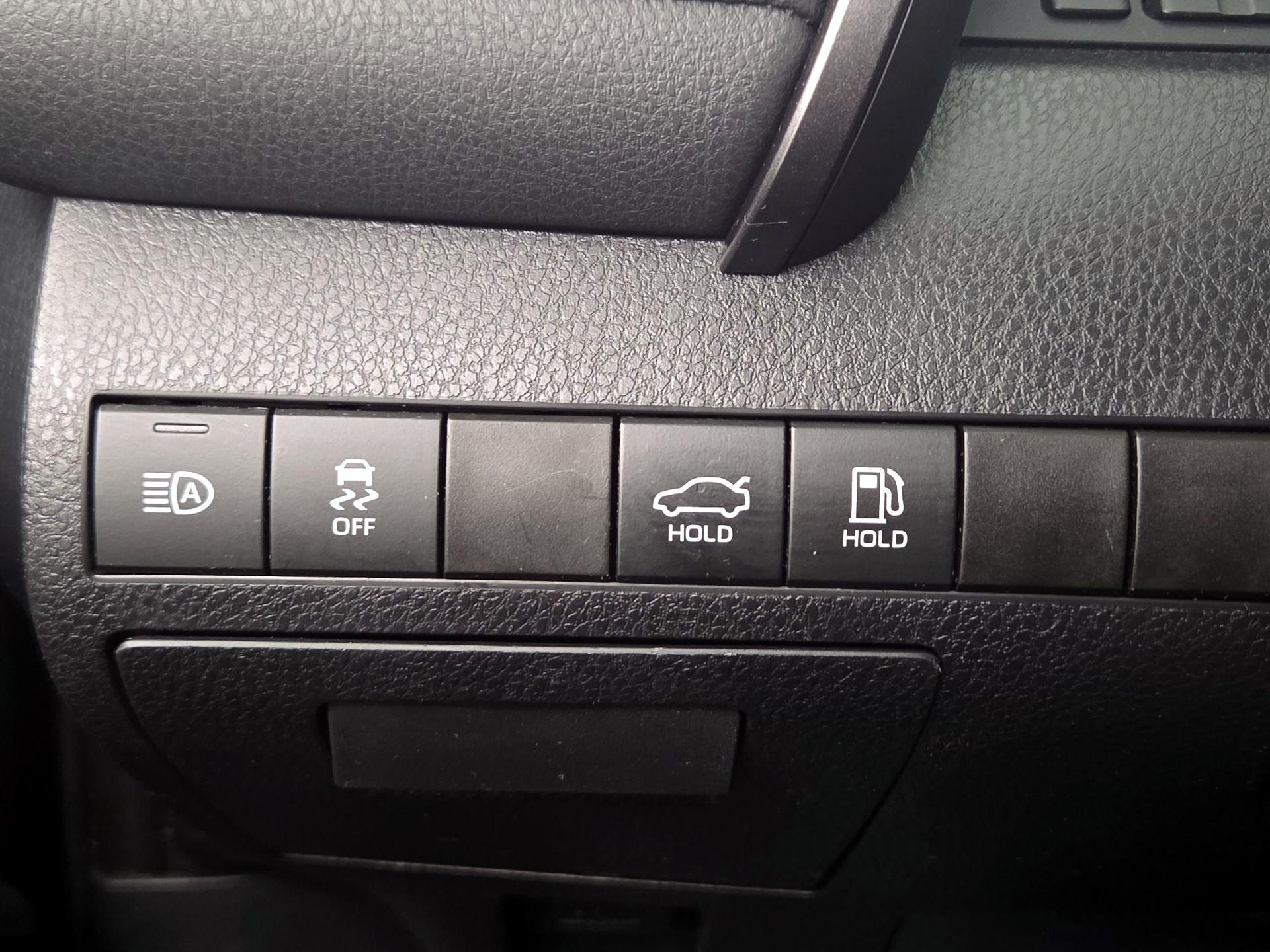 Thumbnail: 2019 Toyota Camry - 13
