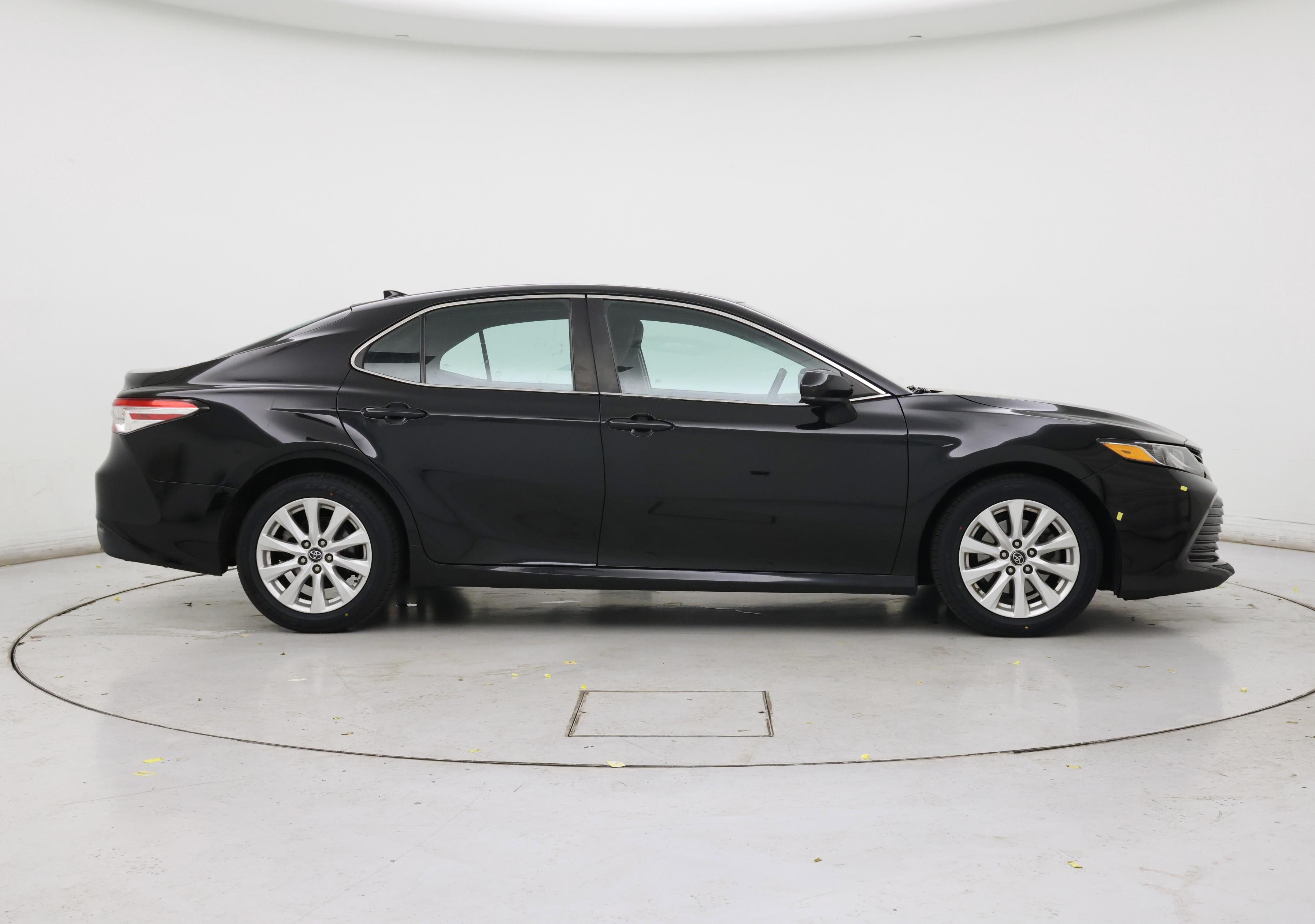 Thumbnail: 2019 Toyota Camry - 7