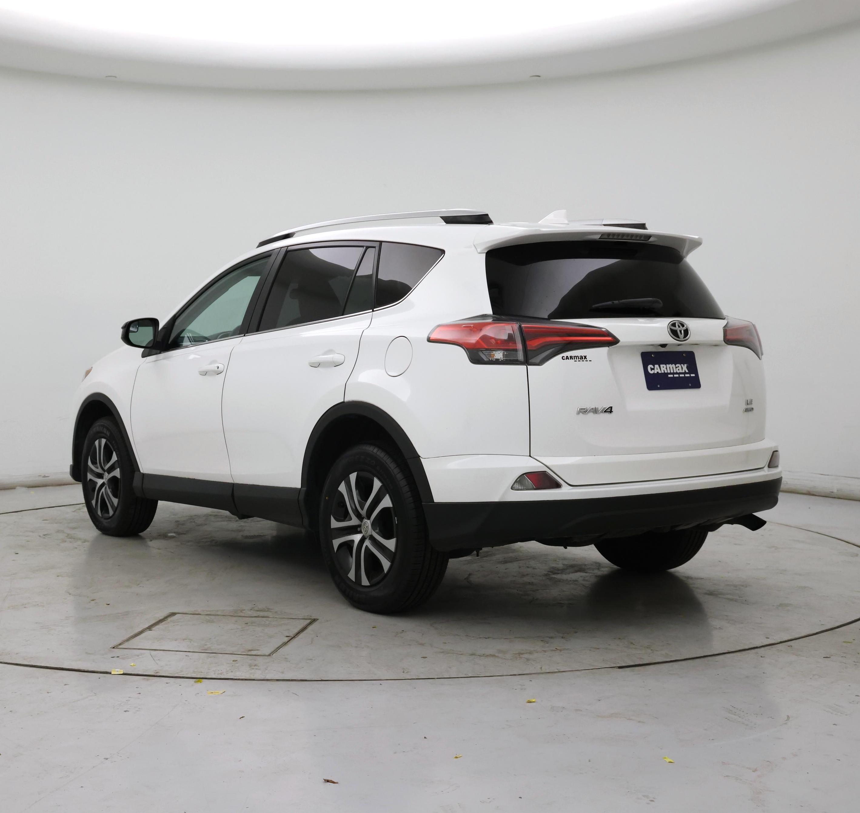 Thumbnail: 2016 Toyota RAV4 - 2