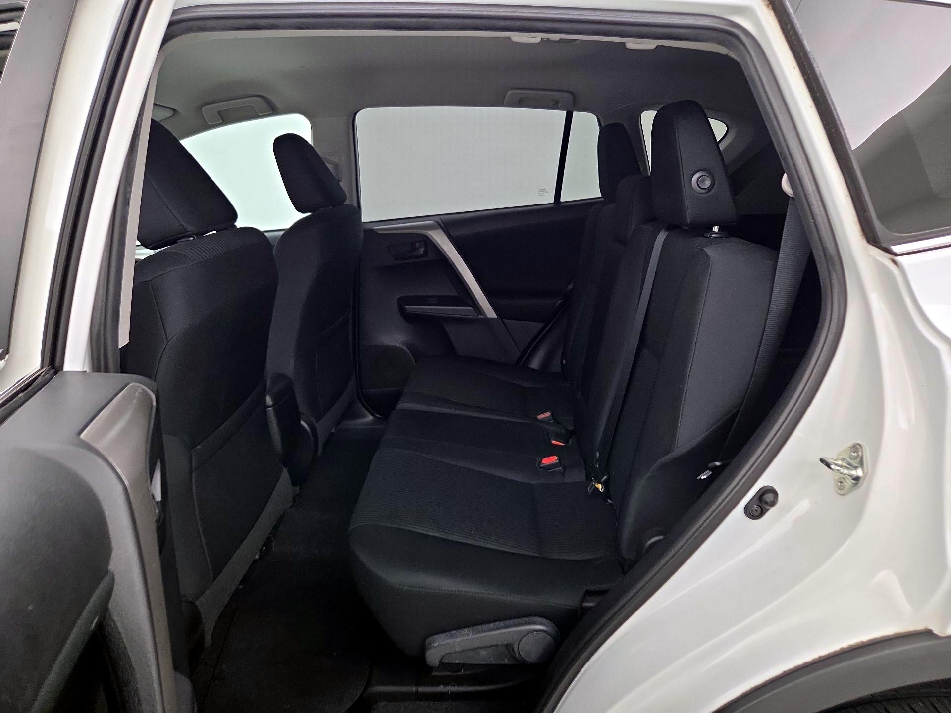 Thumbnail: 2016 Toyota RAV4 - 19