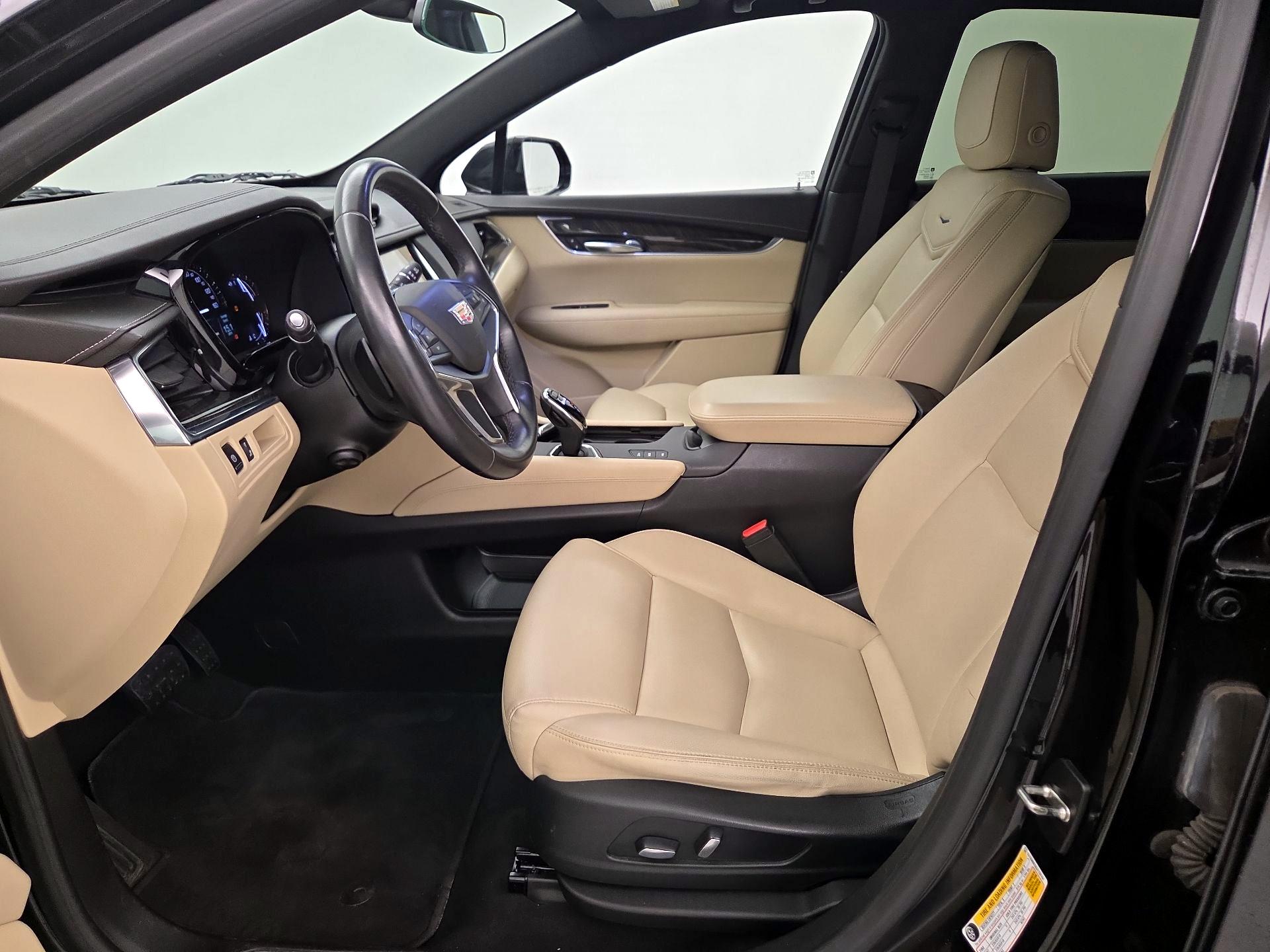 Thumbnail: 2018 Cadillac XT5 - 11